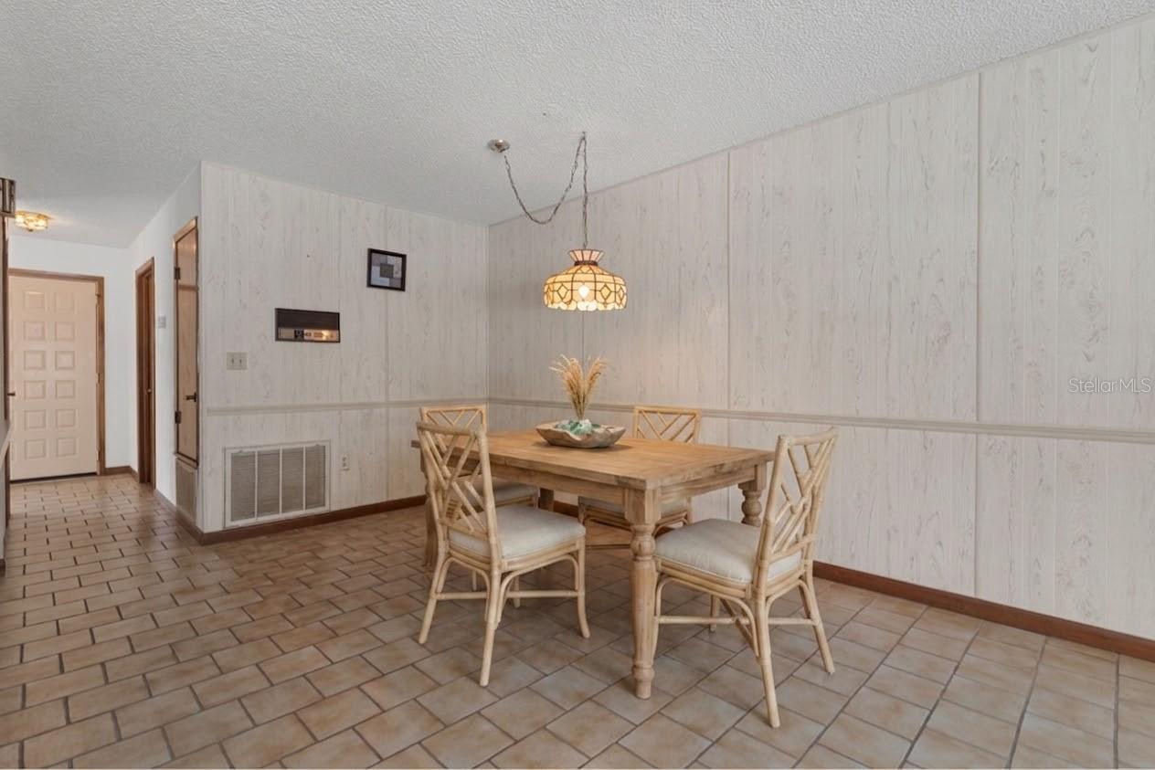 Staged photo of the breakfast nook