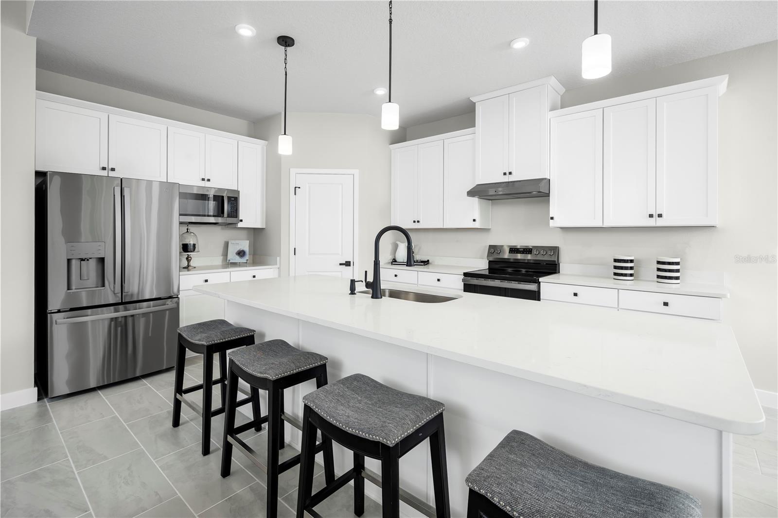 22181 PINE GROVE LOOP, Leesburg, FL 34748