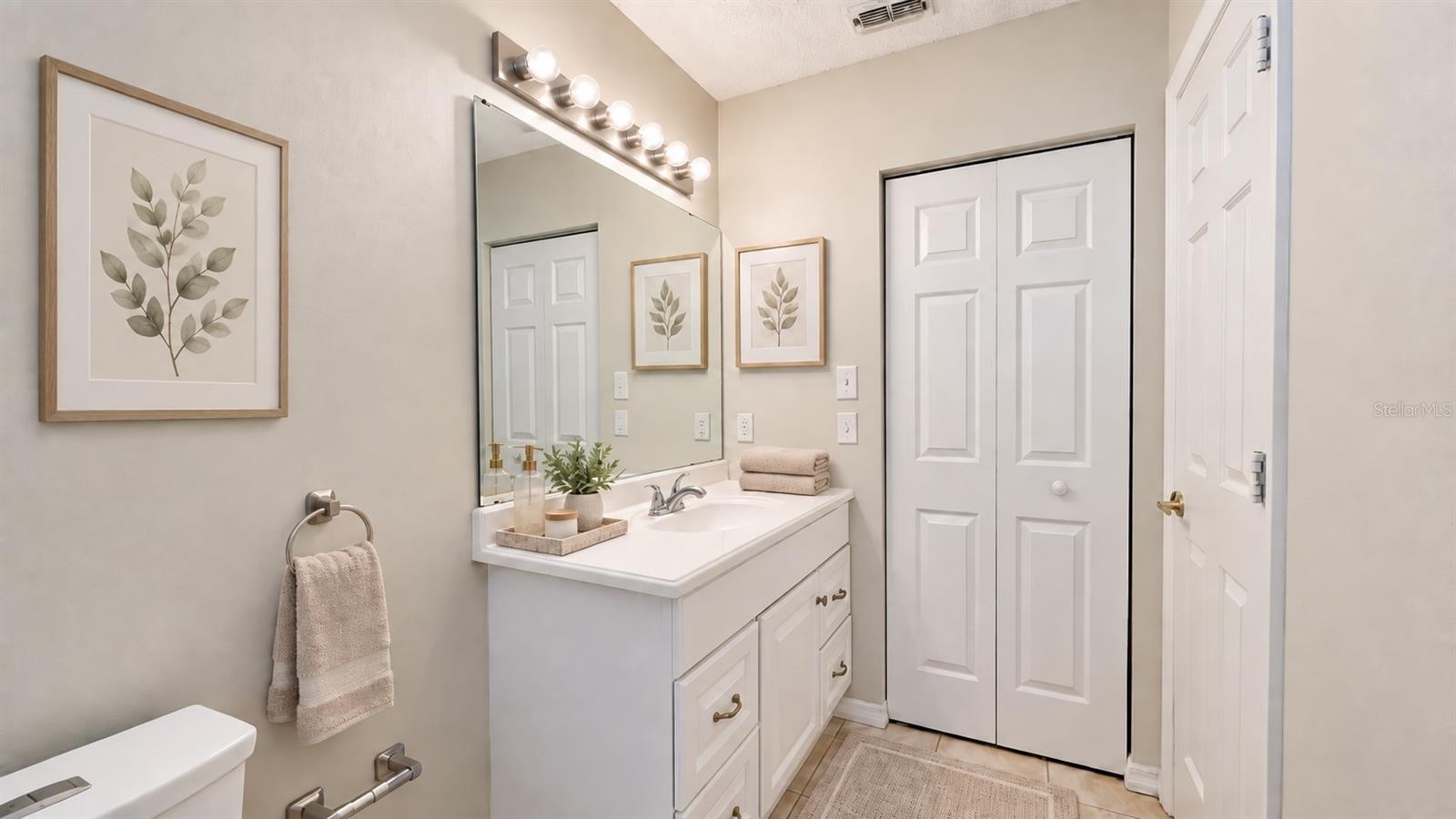 Master bedroom en-suite bath with large WIC.
