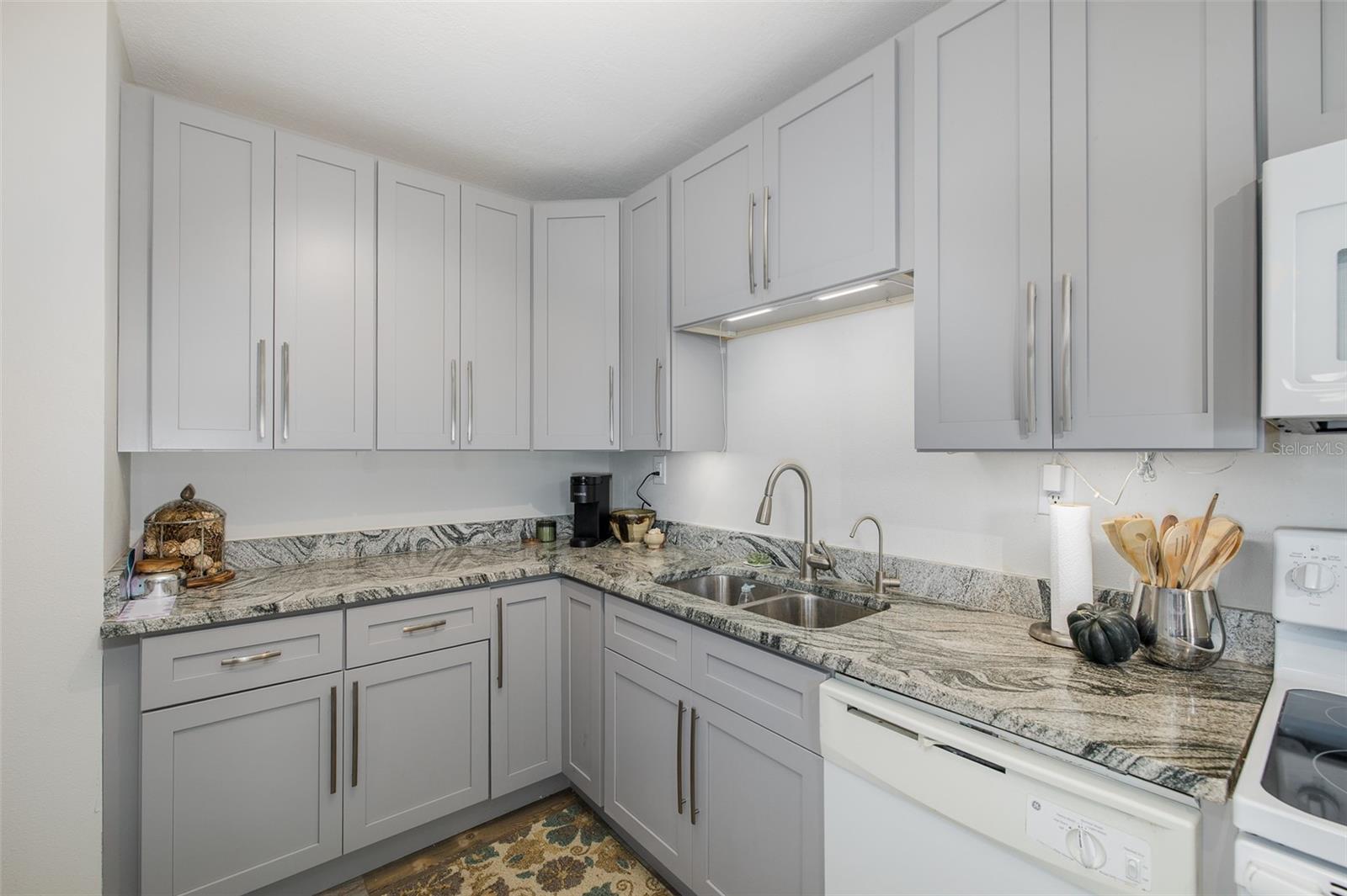 1205 S MAIN STREET, Brooksville, FL 34601