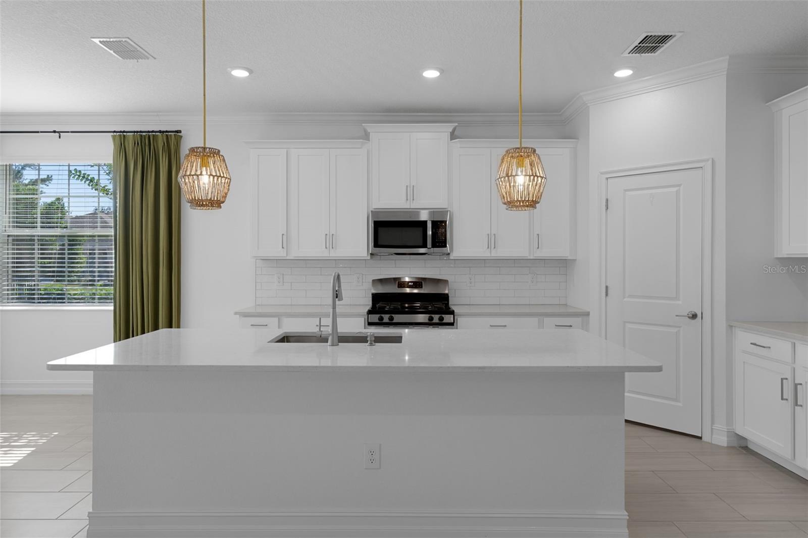 19410 FOREST GARDEN COURT, Brooksville, FL 34601