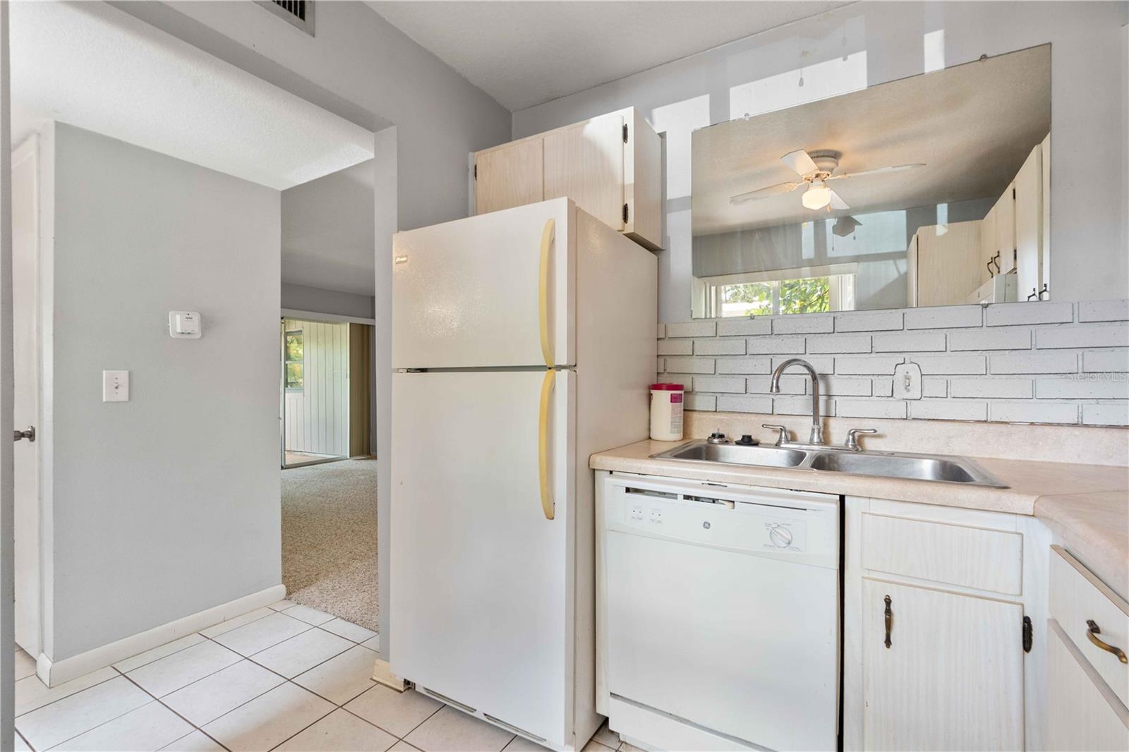 10455 CARROLLBROOK COURT, #114, Tampa, FL 33618