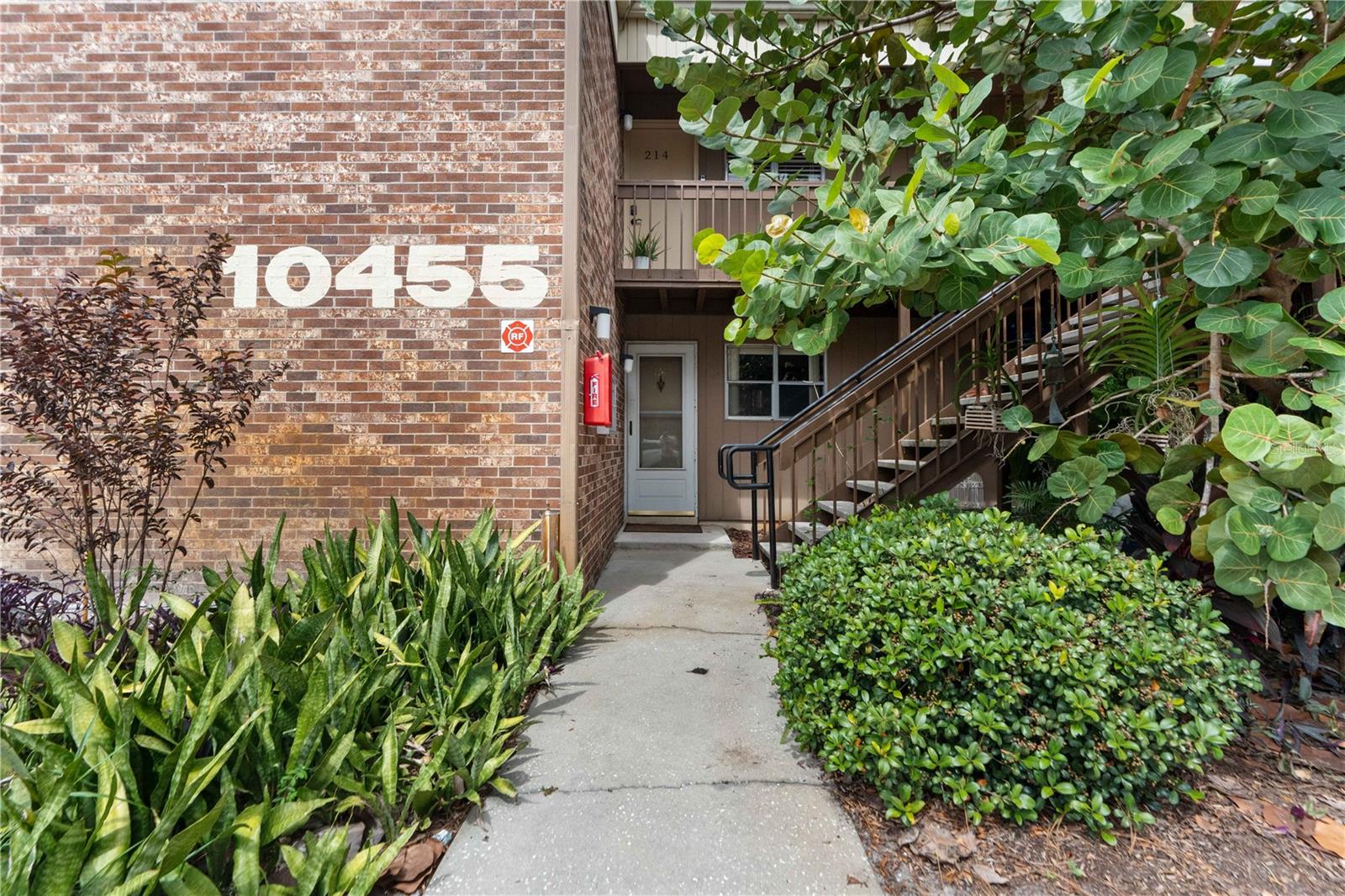 10455 CARROLLBROOK COURT, #114, Tampa, FL 33618 10455 CARROLLBROOK COURT, #114, Tampa, FL 33618