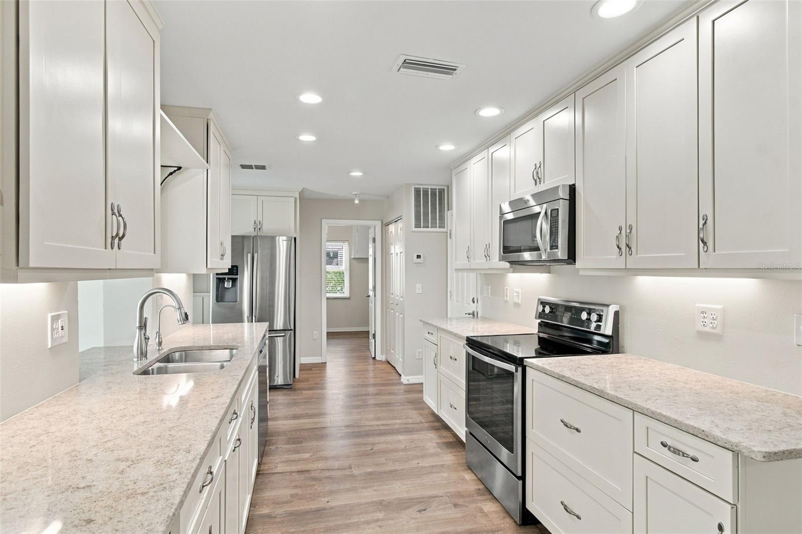 1615 BUNKER HILL DRIVE, Sun City Center, FL 33573