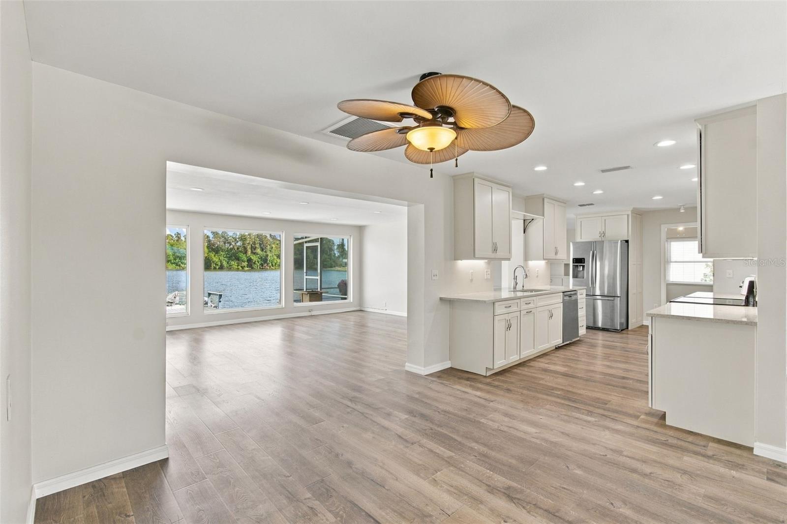 Flex area next to kitchen