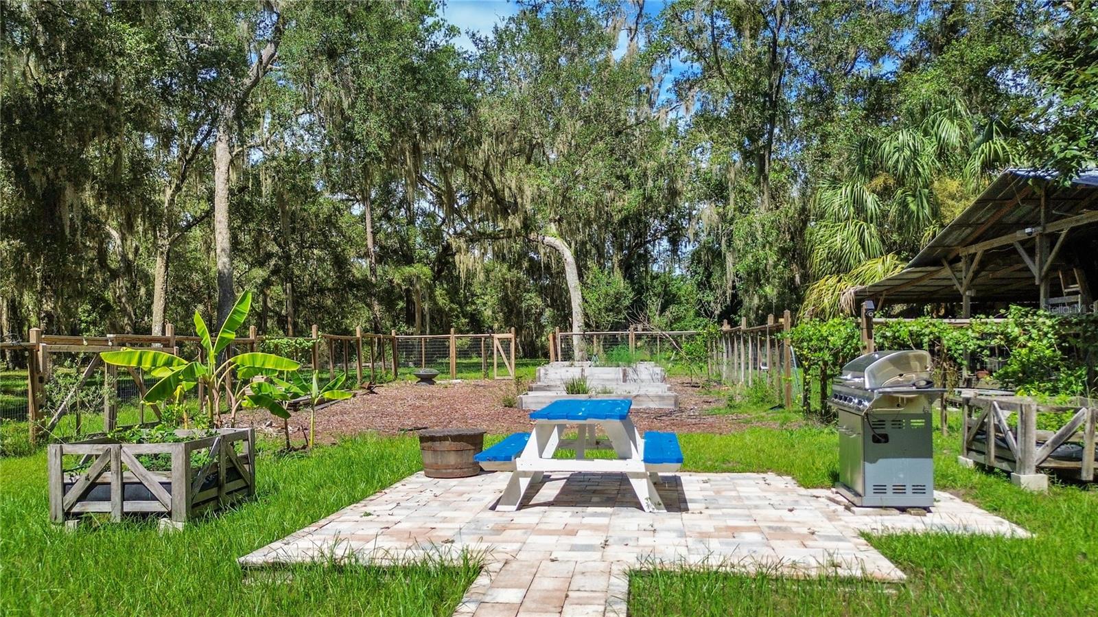 5225 GRIFFIN ROAD, Brooksville, FL 34601