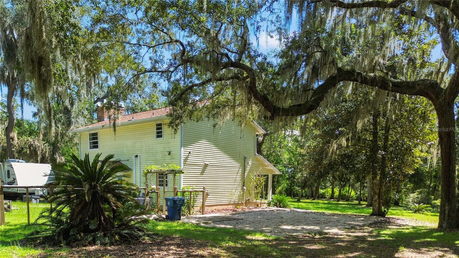 5225 GRIFFIN ROAD, Brooksville, FL 34601