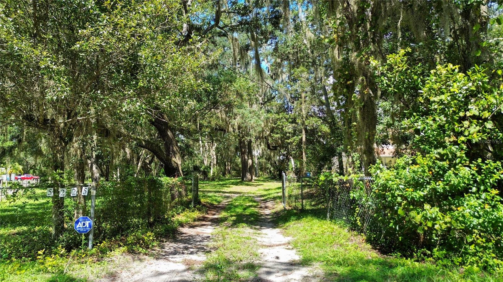 5225 GRIFFIN ROAD, Brooksville, FL 34601