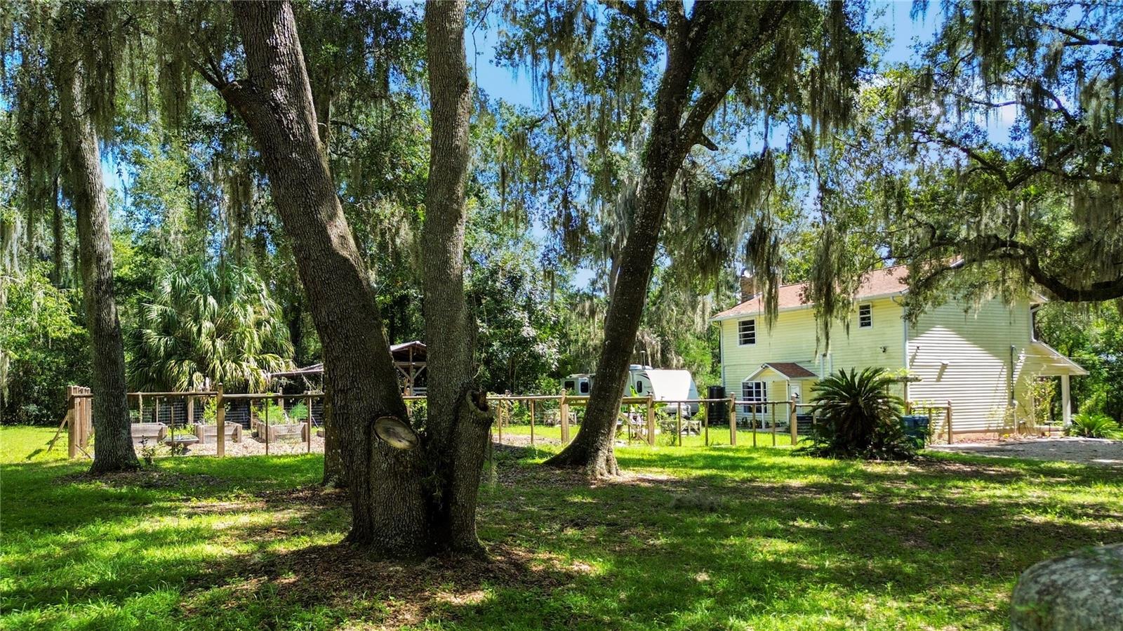 5225 GRIFFIN ROAD, Brooksville, FL 34601