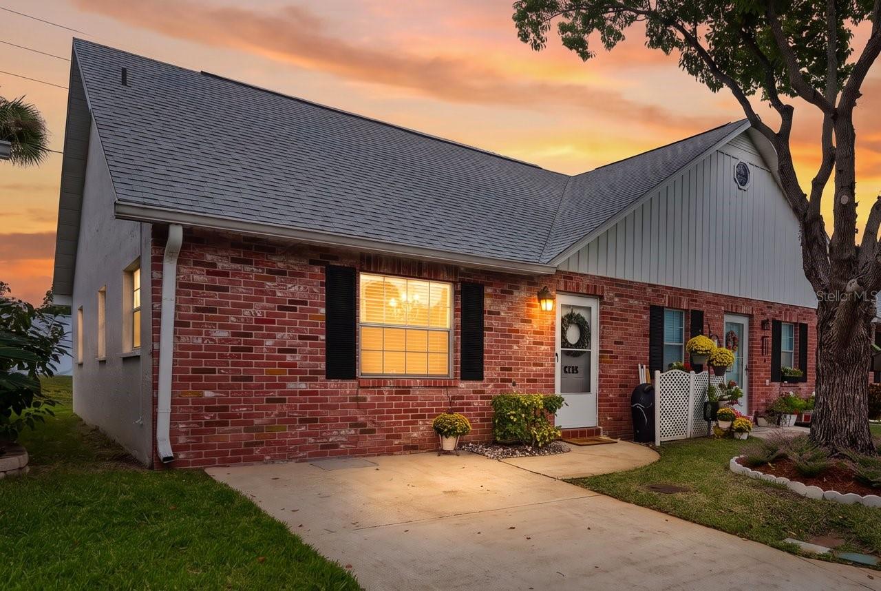 6709 Devonshire Lane, New Port Richey. This condo has a brand-new kitchen, air conditioner, electrical panel, and more! 6709 Devonshire Lane, New Port Richey. This condo has a brand-new kitchen, air conditioner, electrical panel, and more!