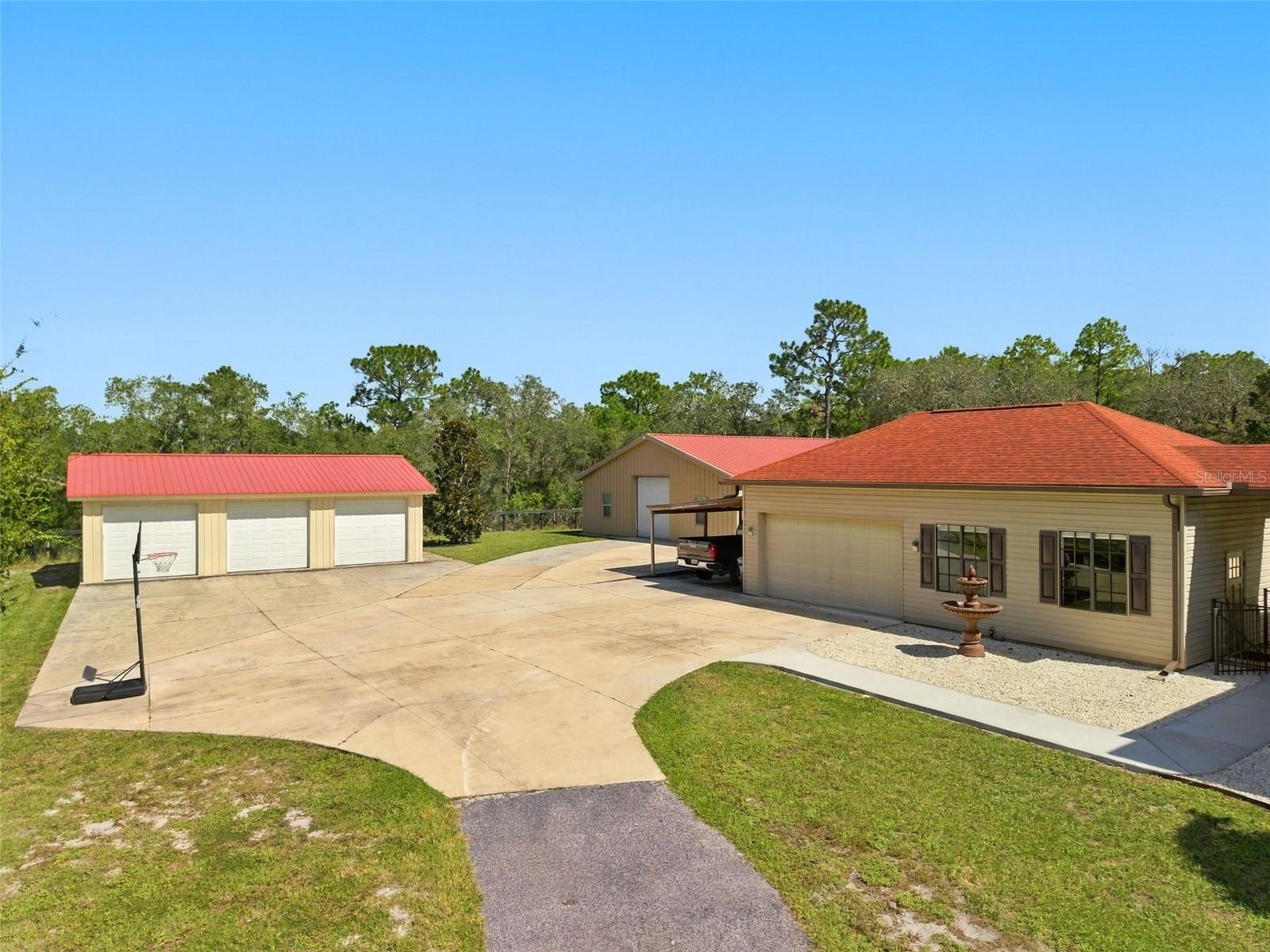 10484 GYPSY AVENUE, Weeki Wachee, FL 34613
