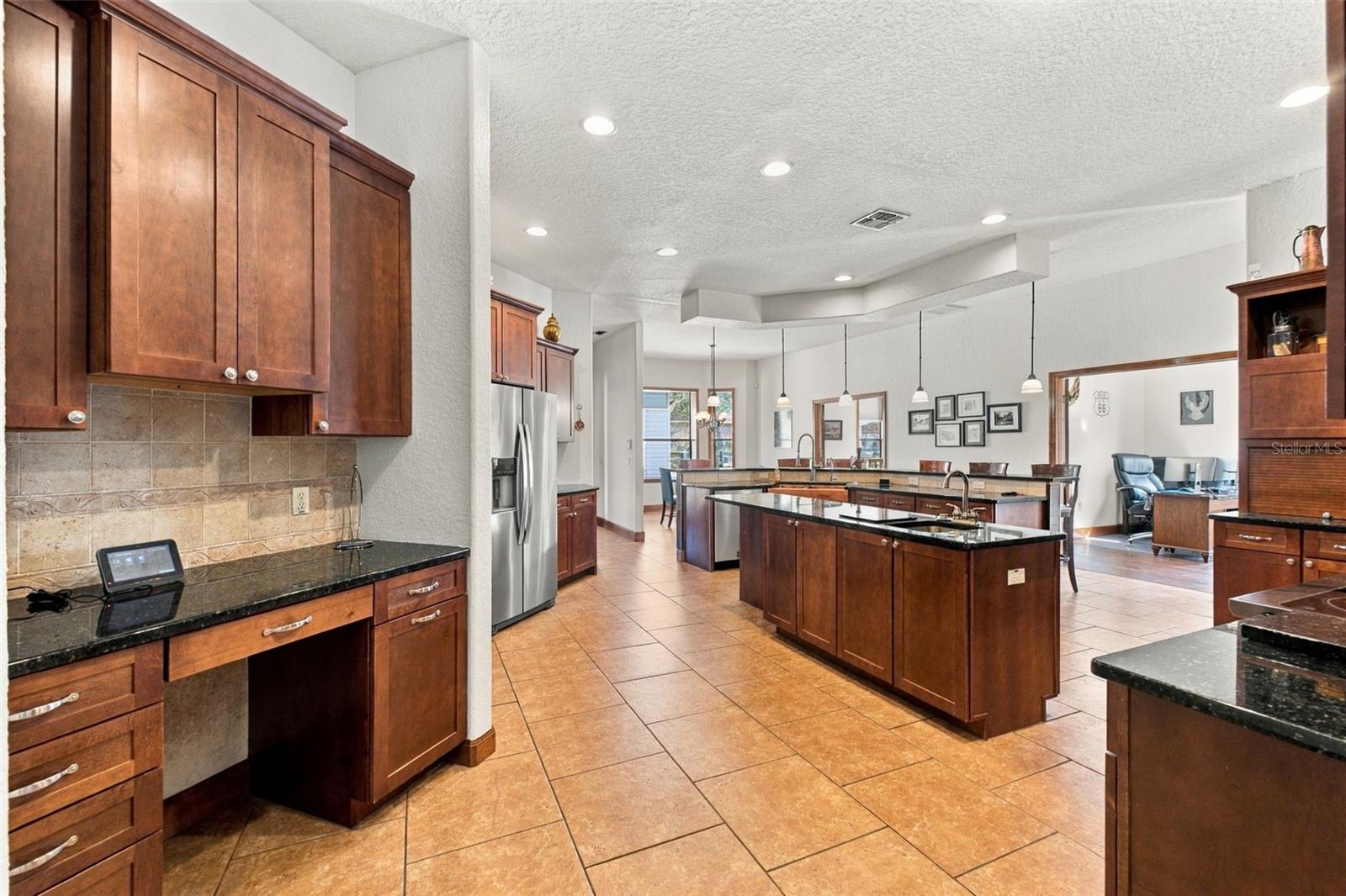 KITCHEN WITH LARGE ISLAND