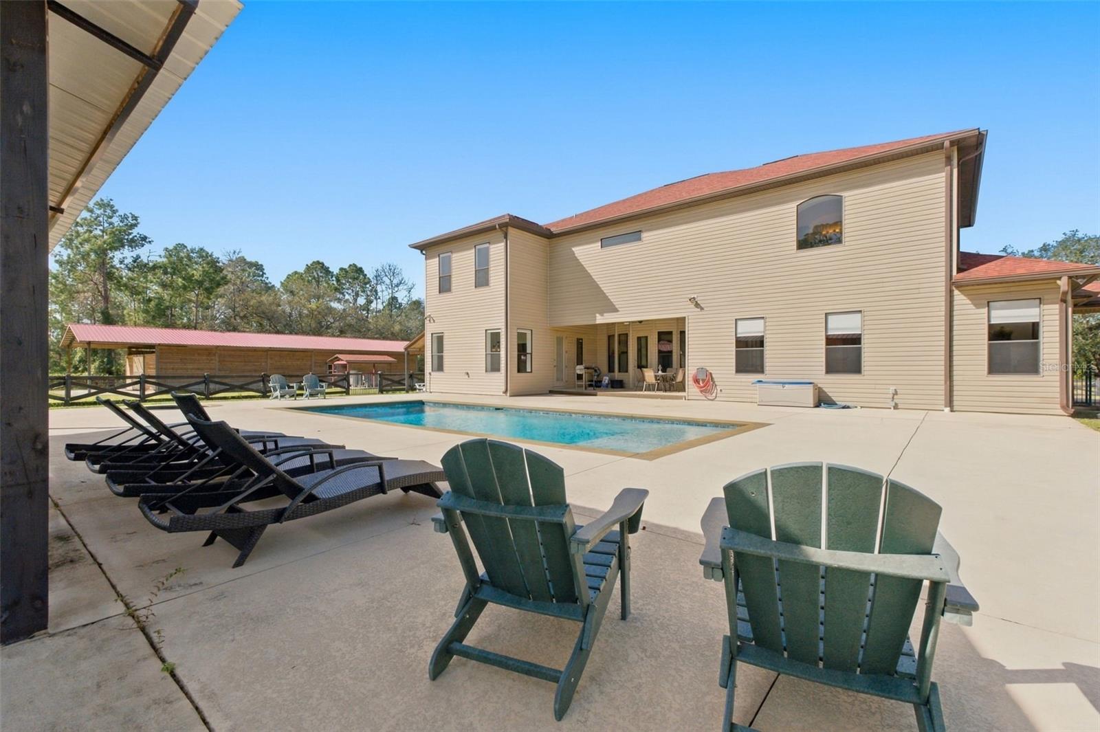 LARGE DECK SPACE