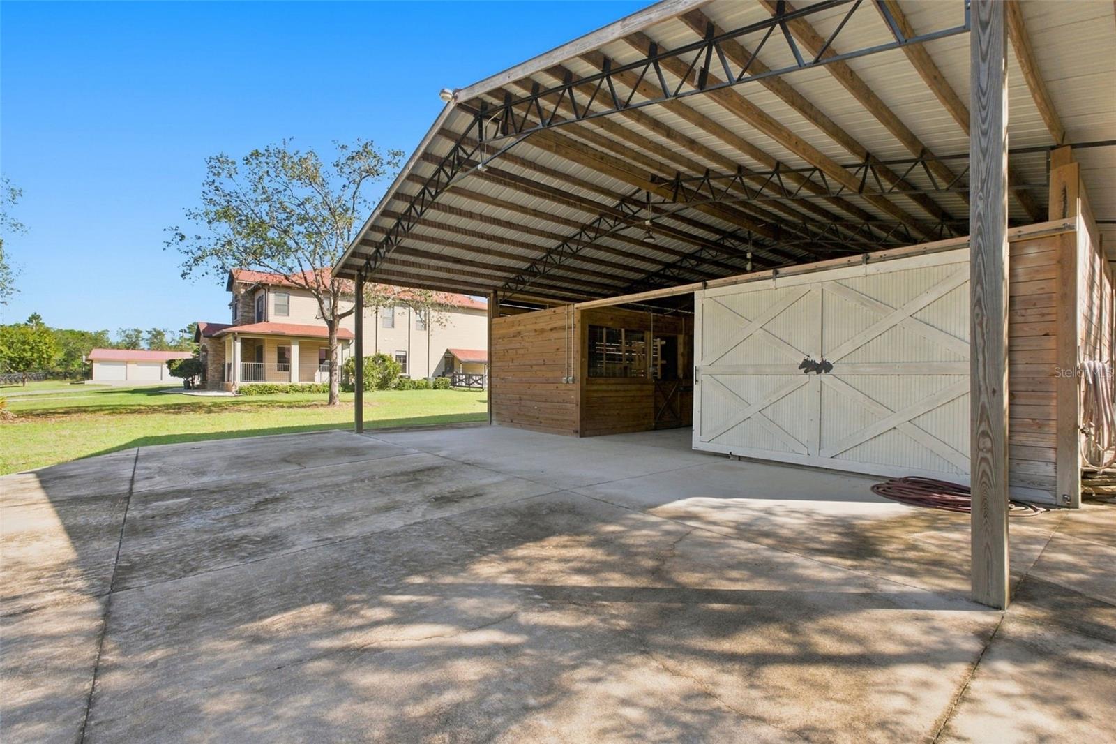 9 STALL HORSE BARN