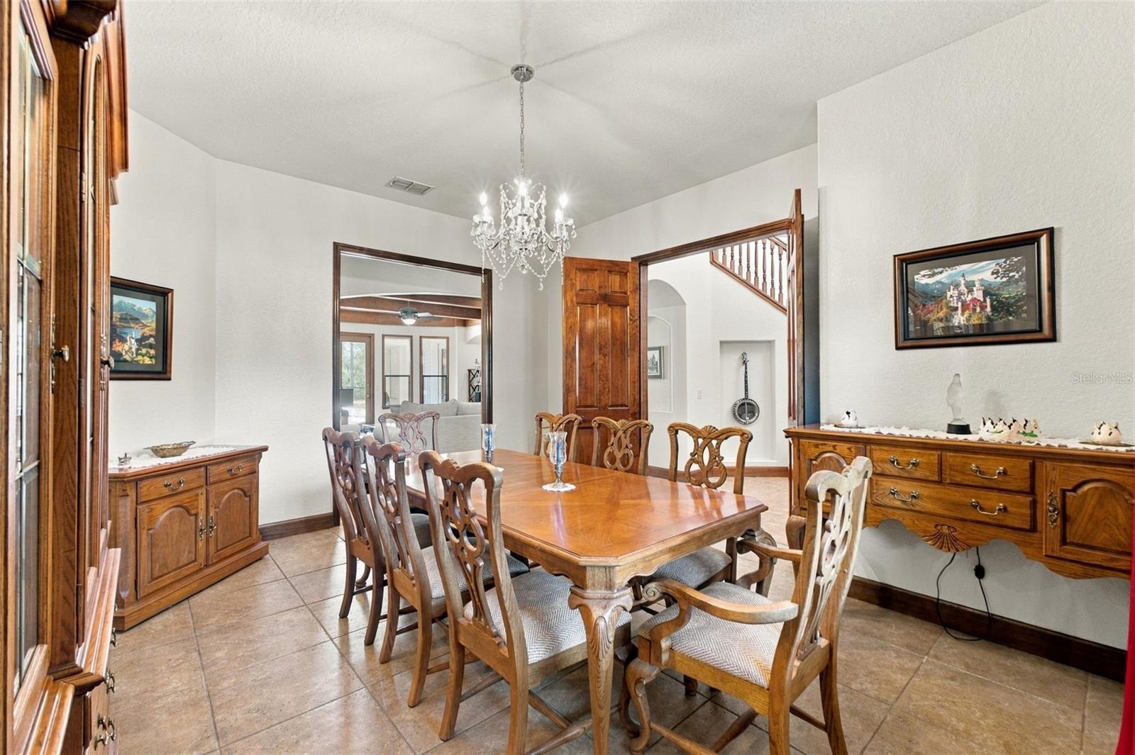 FORMAL DINING ROOM