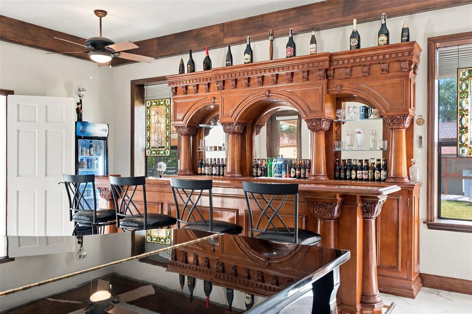 BAR/GAMEROOM