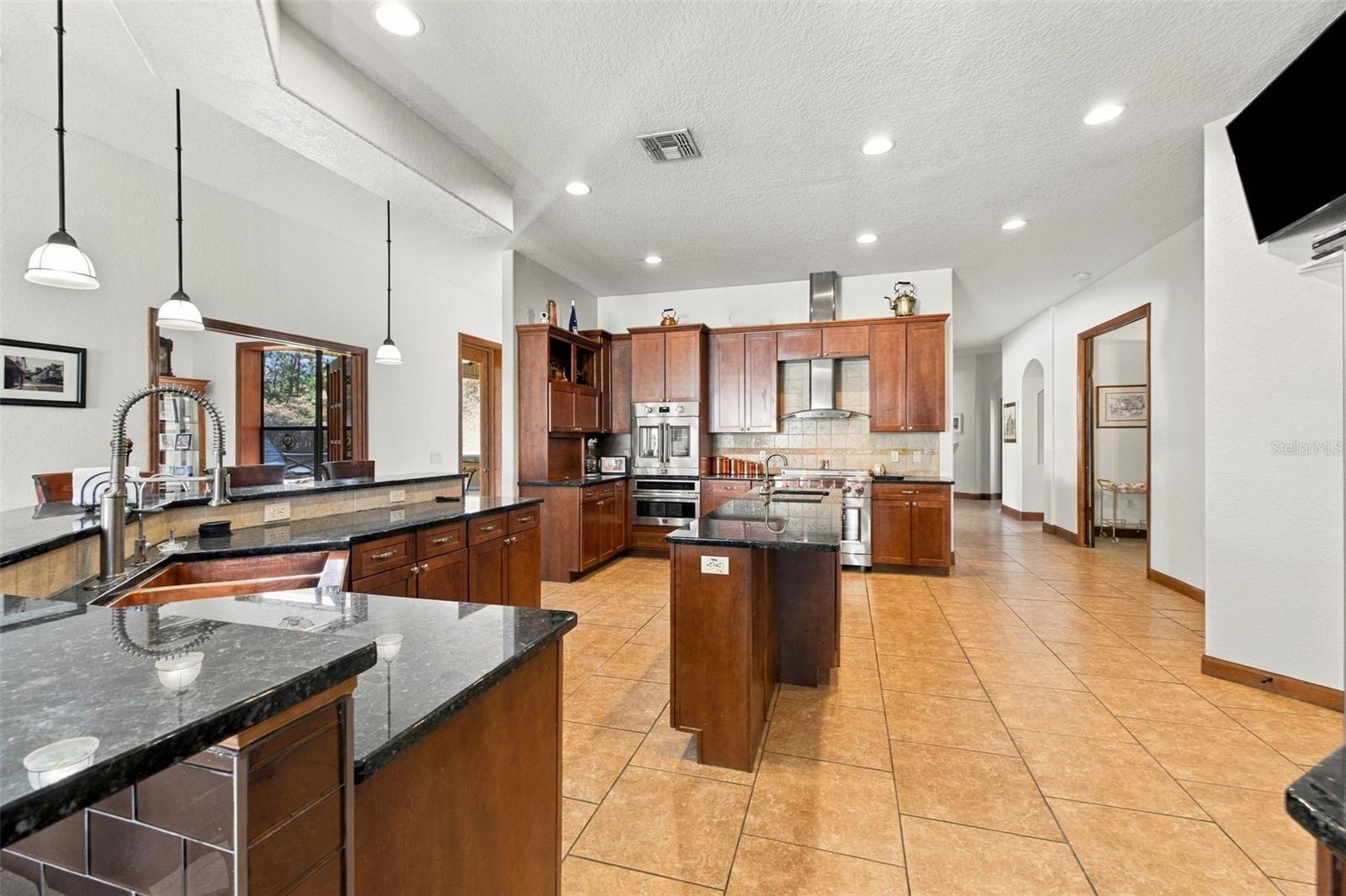 KITCHEN WITH LARGE ISLAND