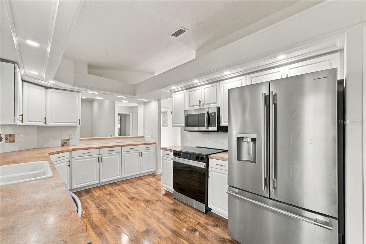 9033 PENELOPE DRIVE, Weeki Wachee, FL 34613