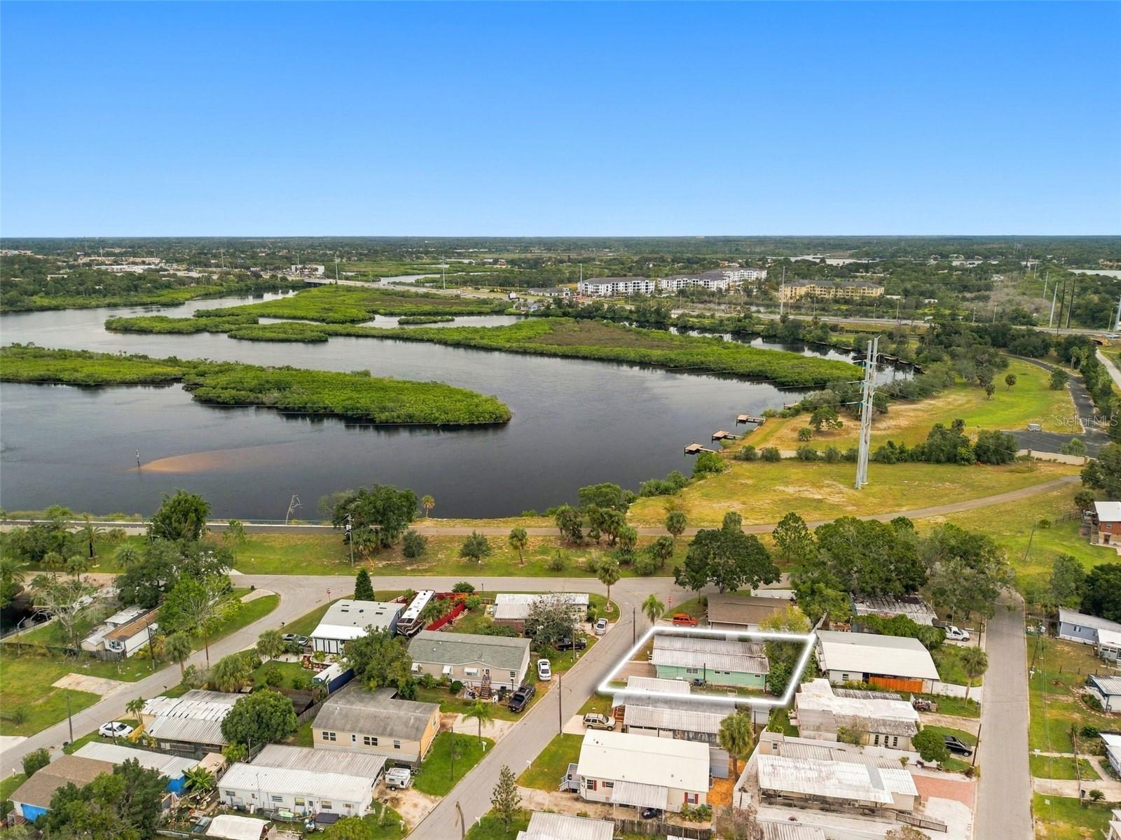 752 DRIFTWOOD LANE, Tarpon Springs, FL 34689
