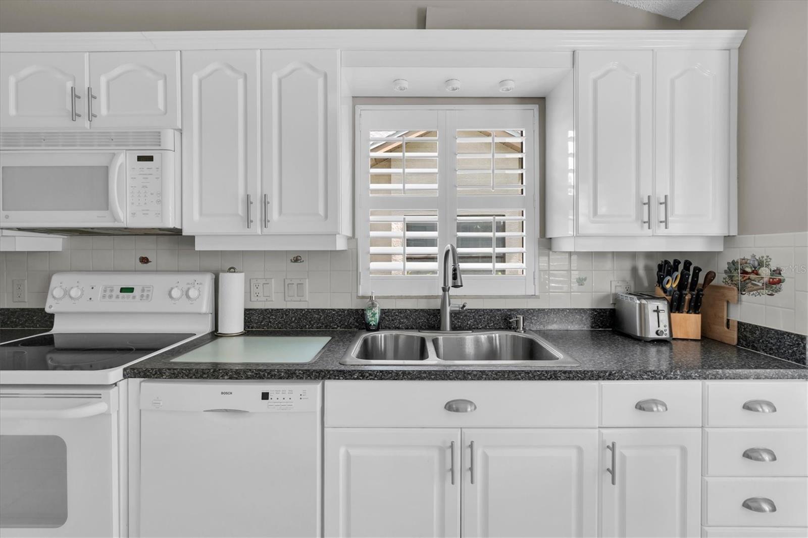 9126 BASSETT LANE, New Port Richey, FL 34655