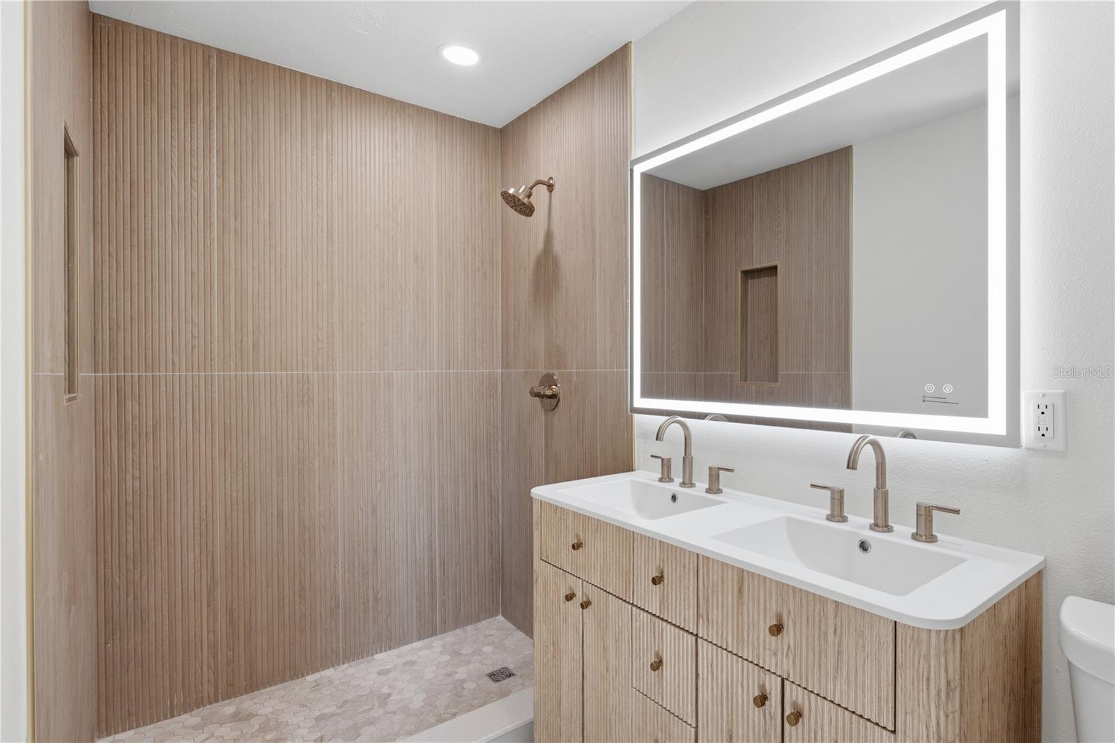 MAIN BATH