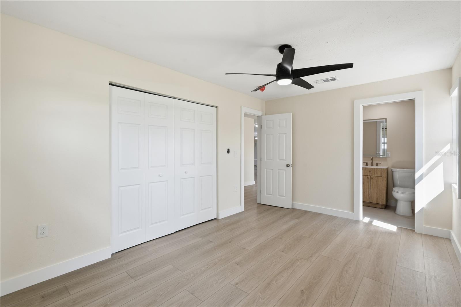 MAIN BEDROOM