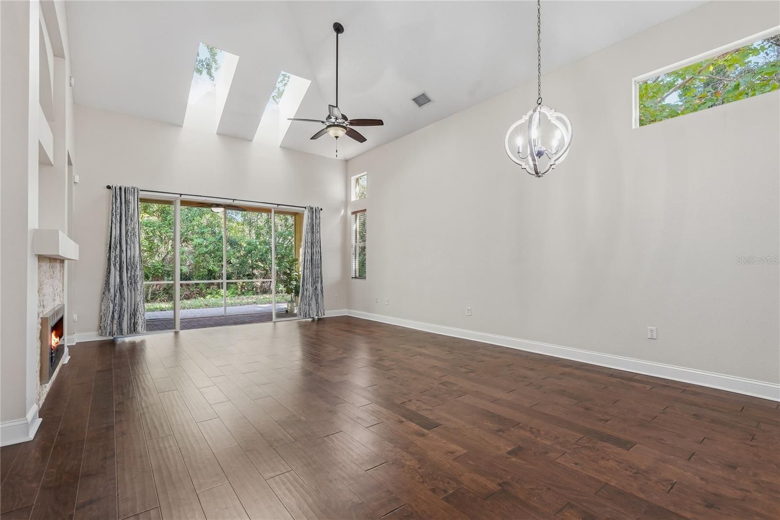 Living Room / Dining Room