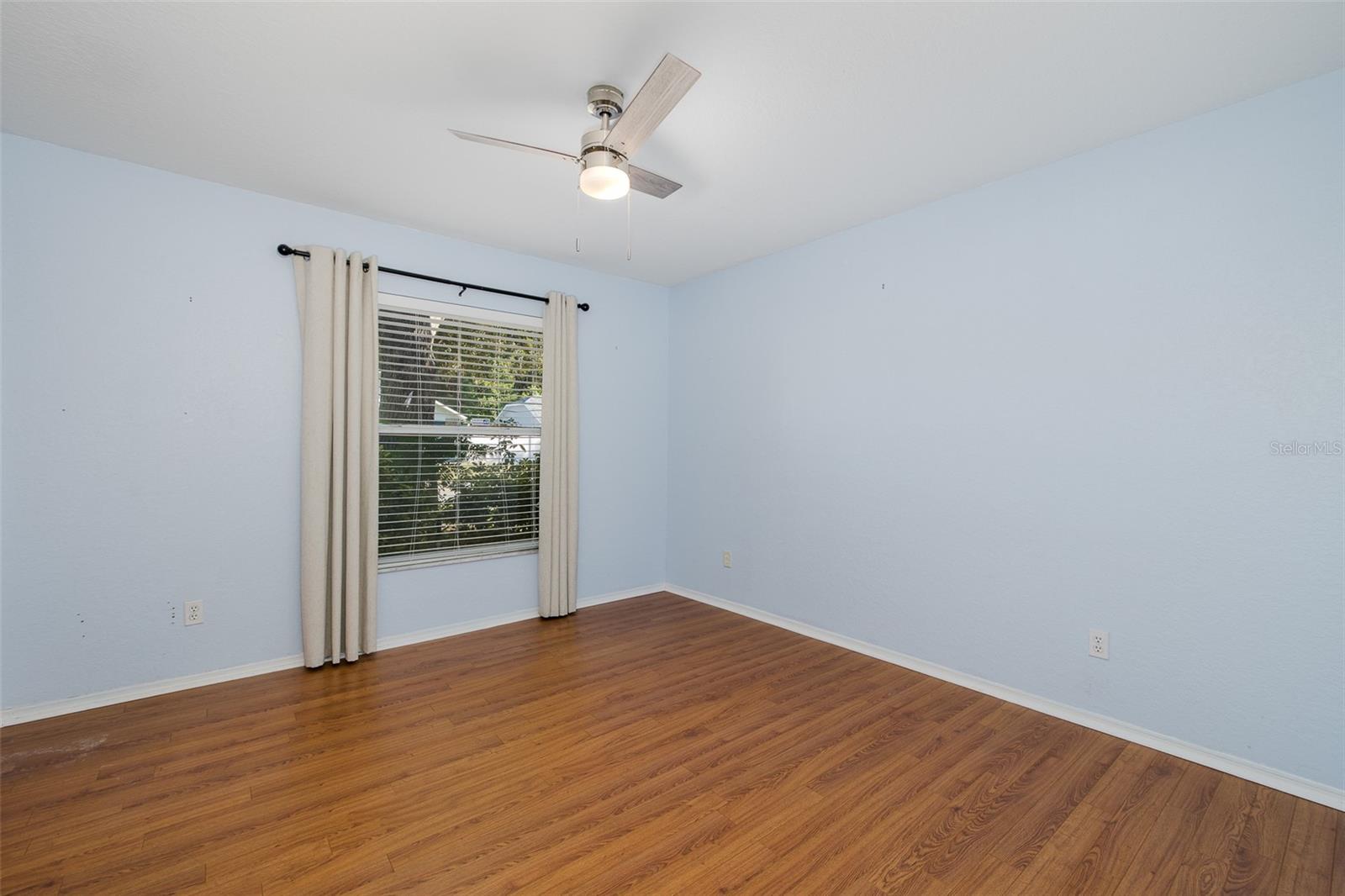 Guest bedroom