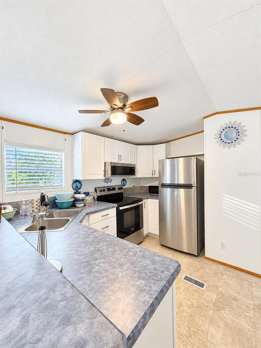 1301 LIVE OAK PARKWAY, Tarpon Springs, FL 34689