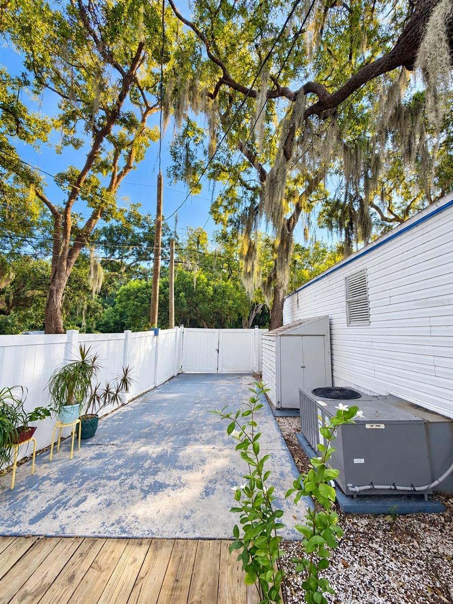 1301 LIVE OAK PARKWAY, Tarpon Springs, FL 34689