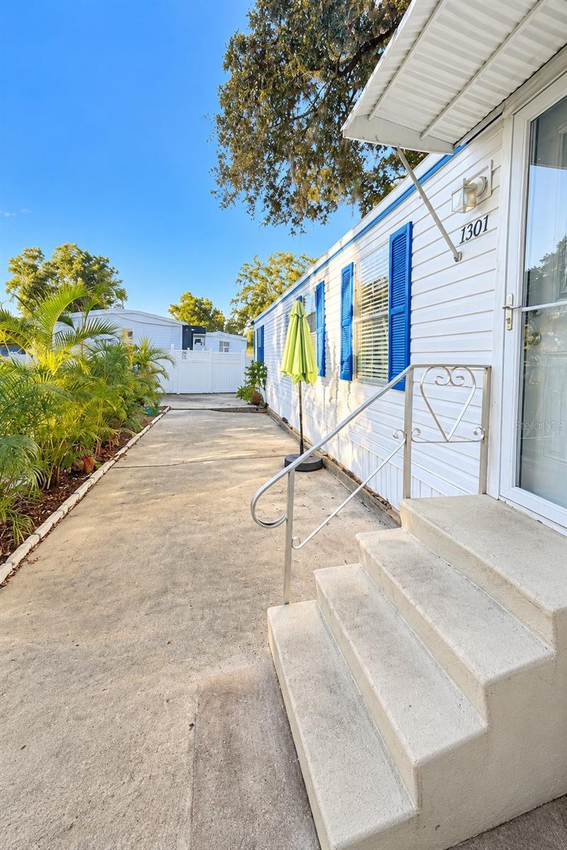 1301 LIVE OAK PARKWAY, Tarpon Springs, FL 34689