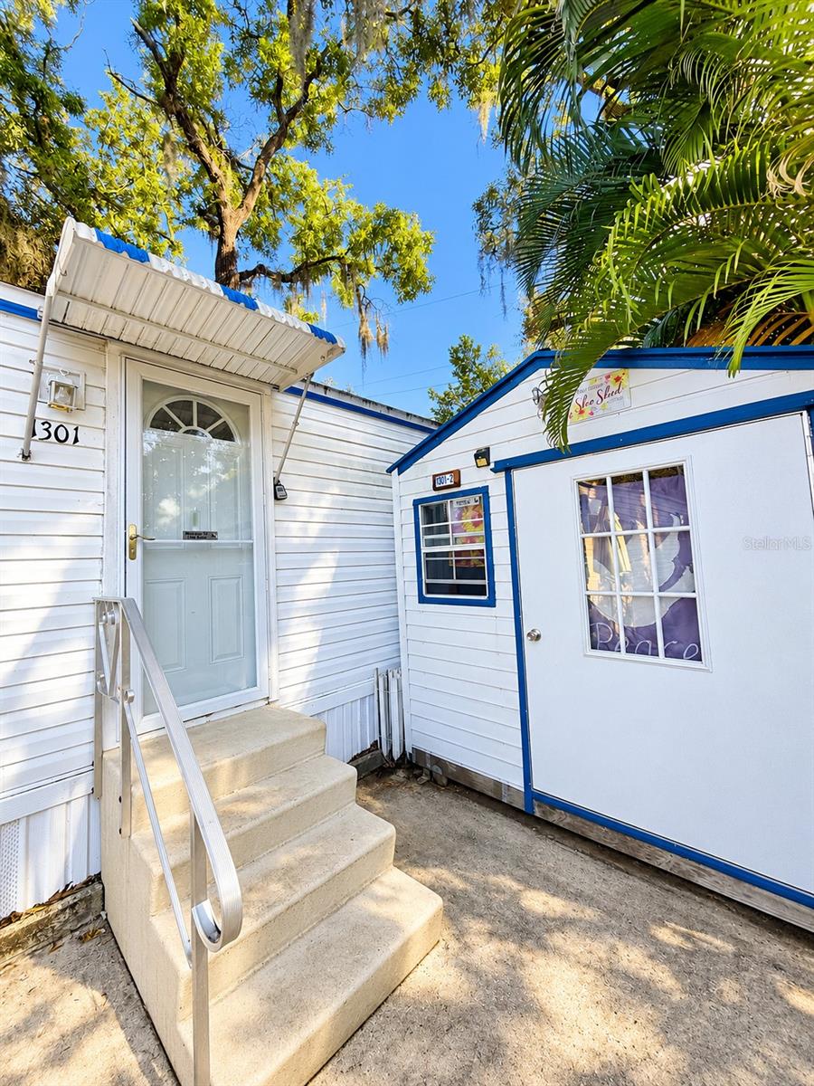 1301 LIVE OAK PARKWAY, Tarpon Springs, FL 34689