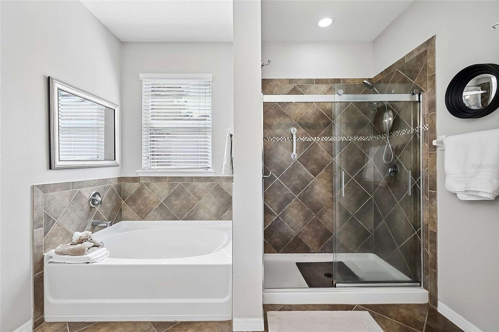 11030 PARADISE POINT WAY, New Port Richey, FL 34654