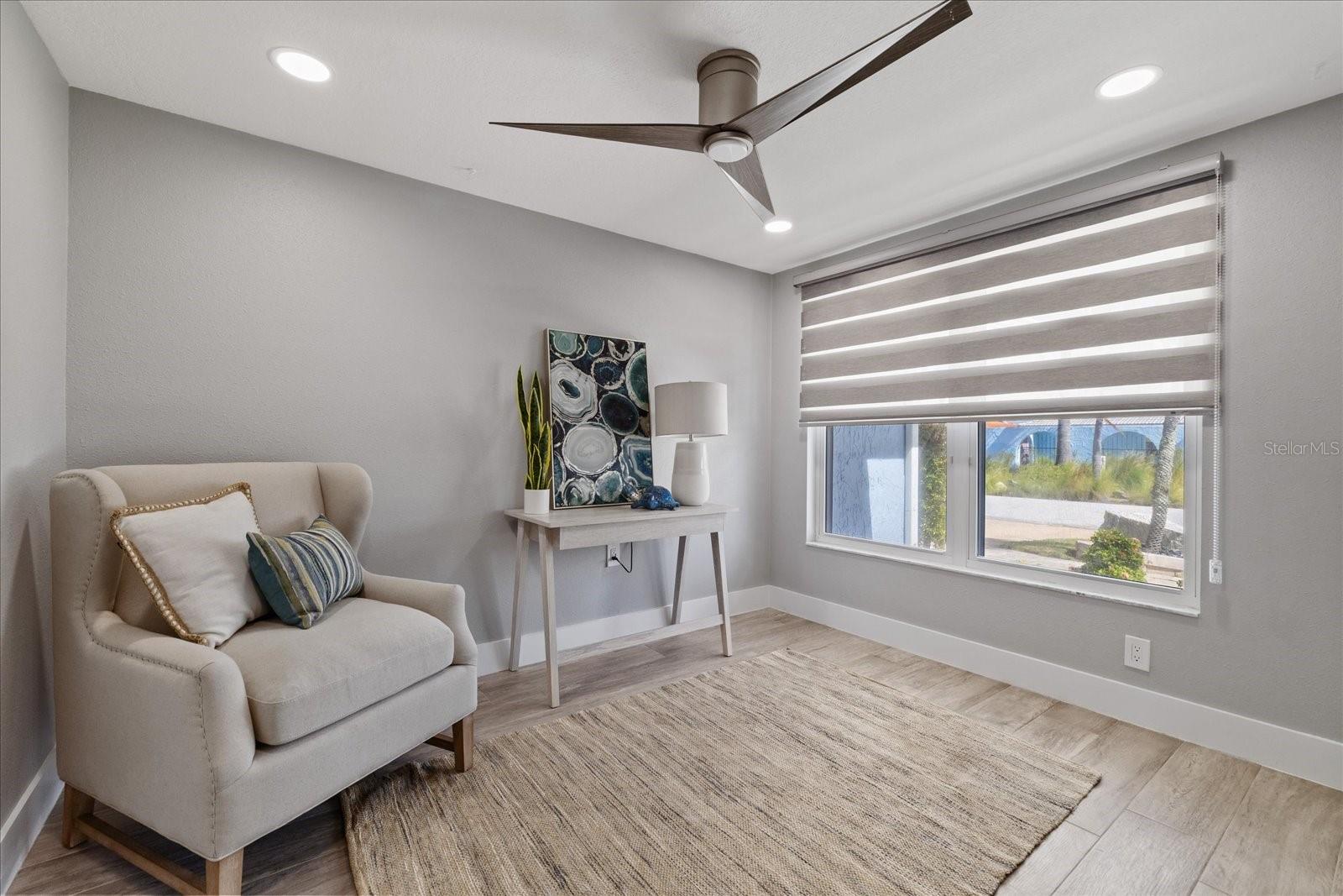 Front office/flex space