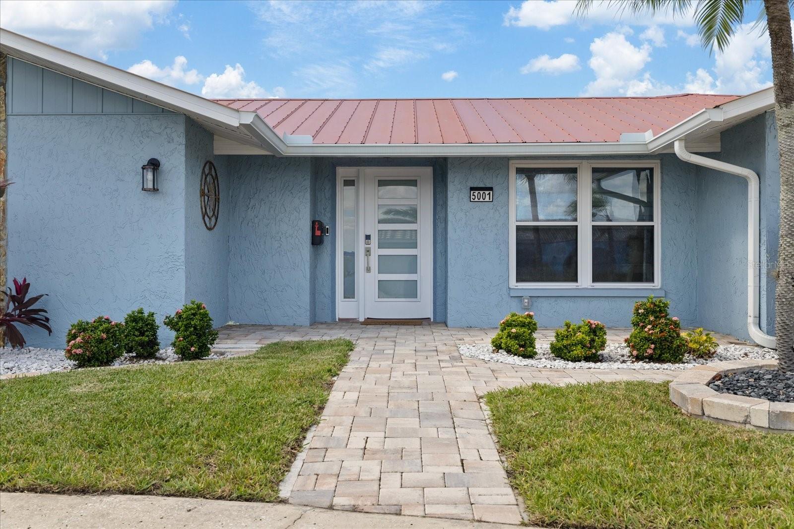 Front walk way with nice landscaping