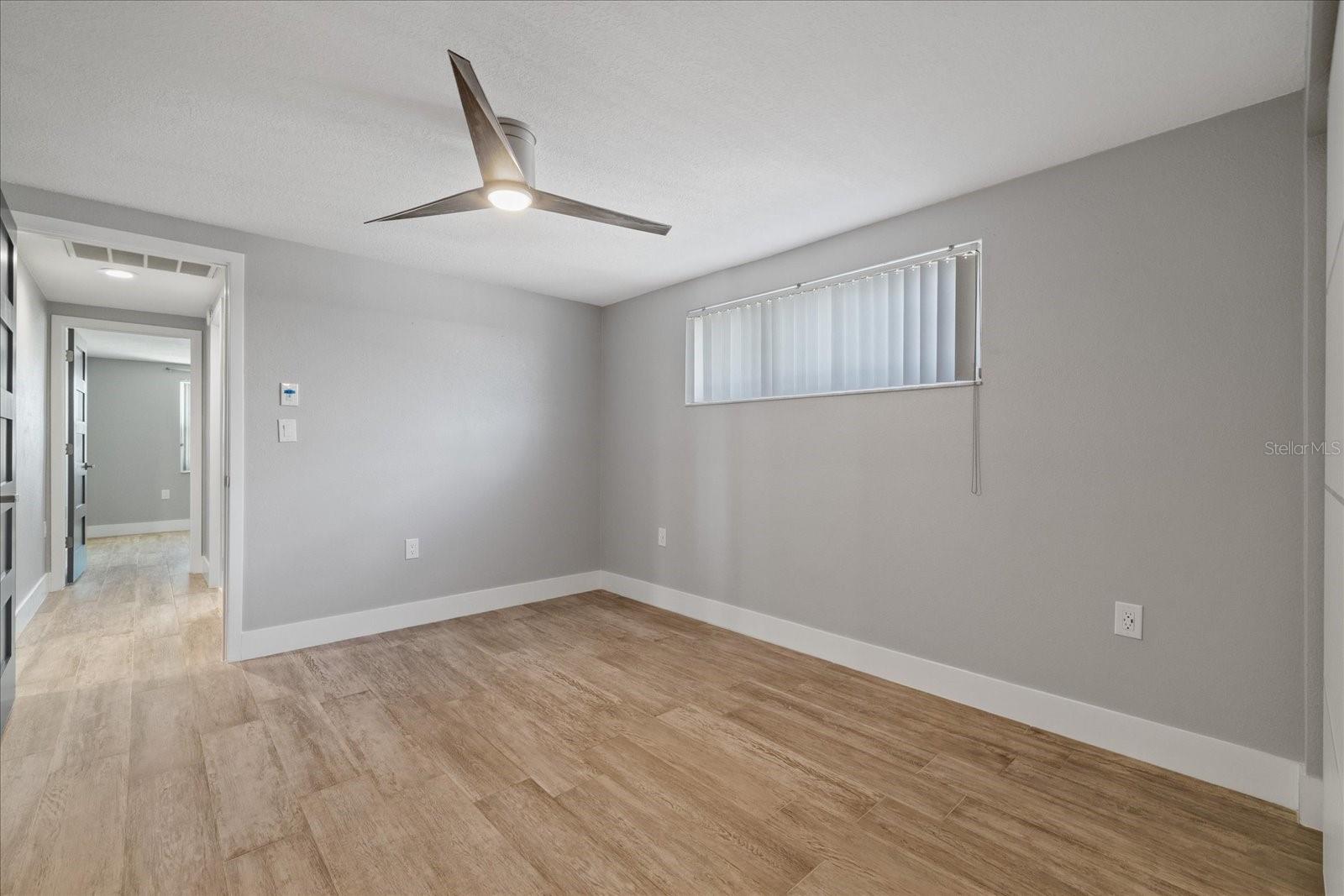 2nd bedroom with closet unit