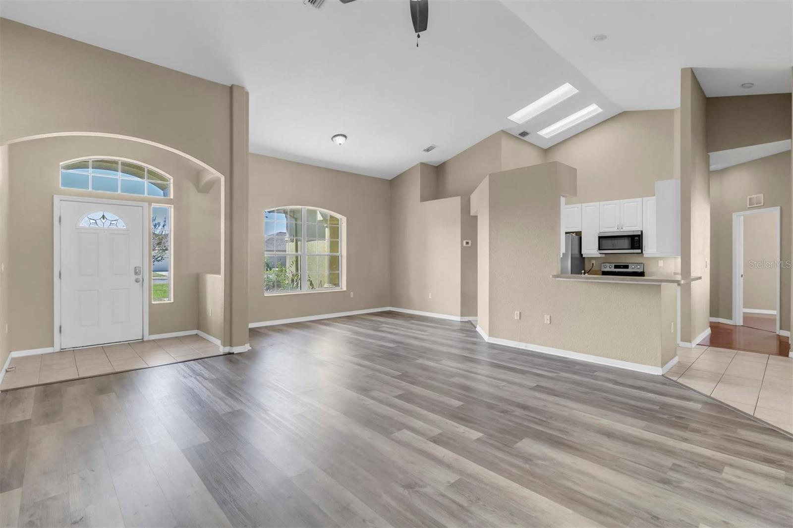 Foyer, Open floor plan