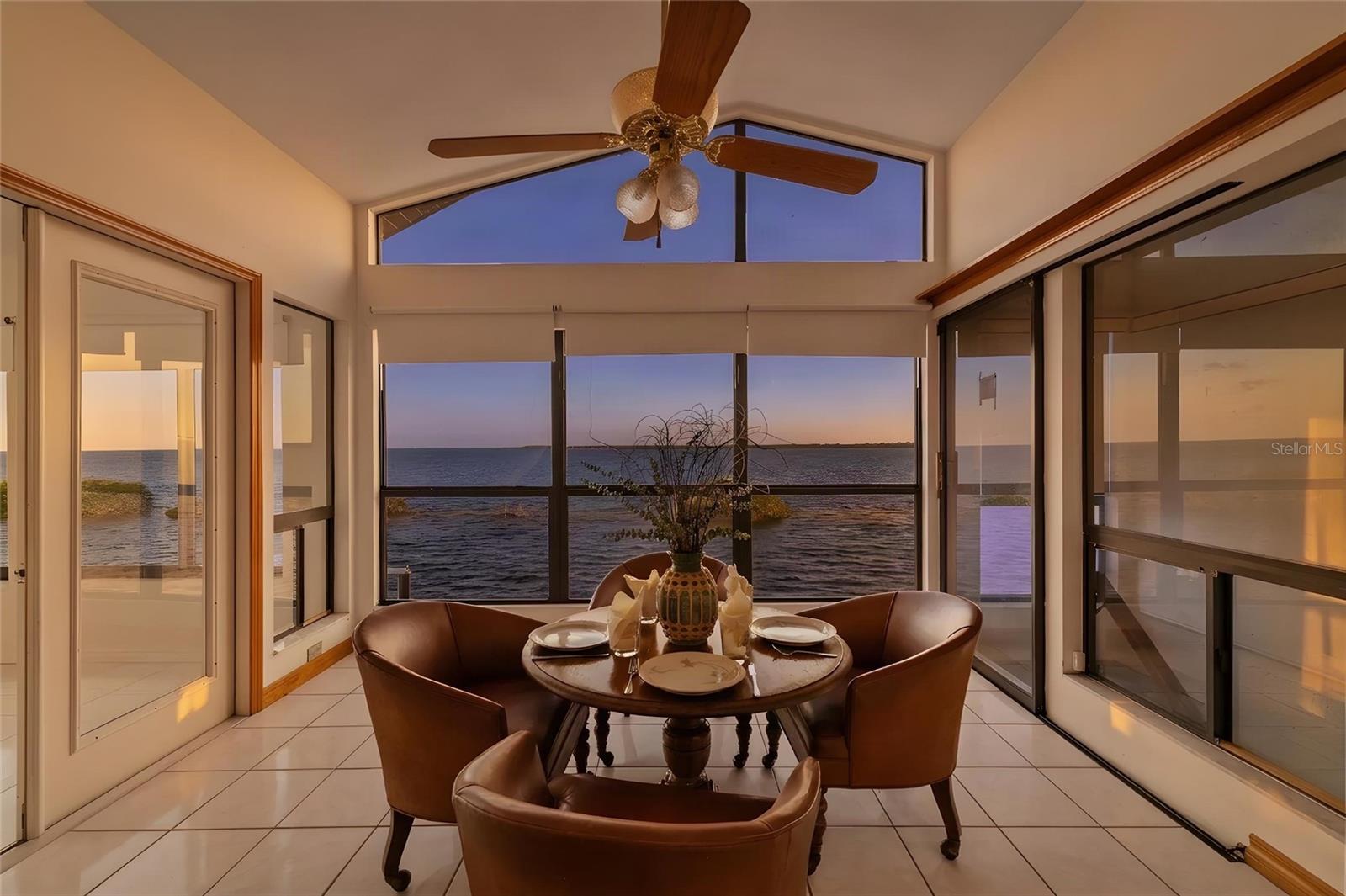 Virtually Edited, Dining nook