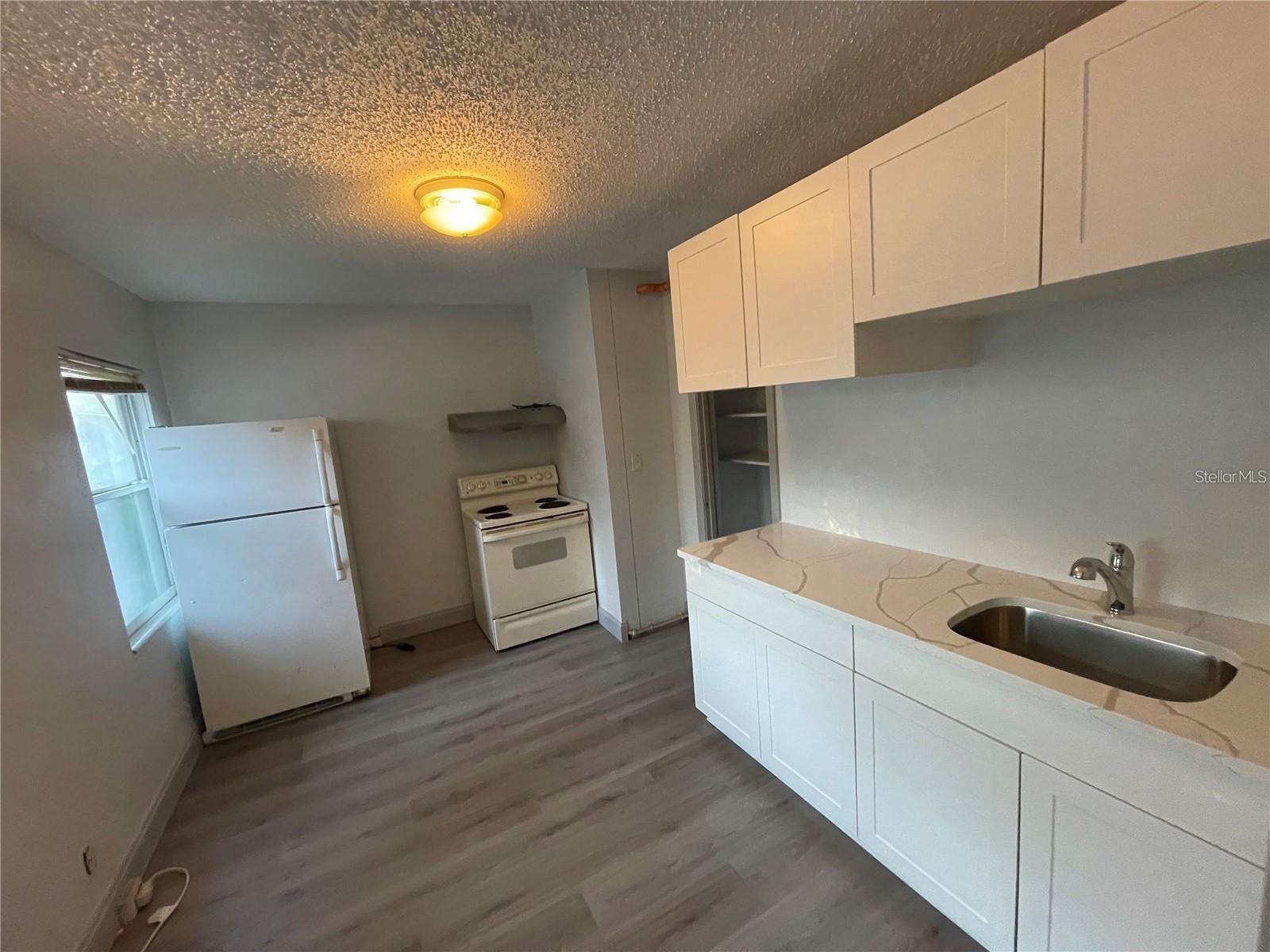 527 8TH STREET N, St Petersburg, FL 33701