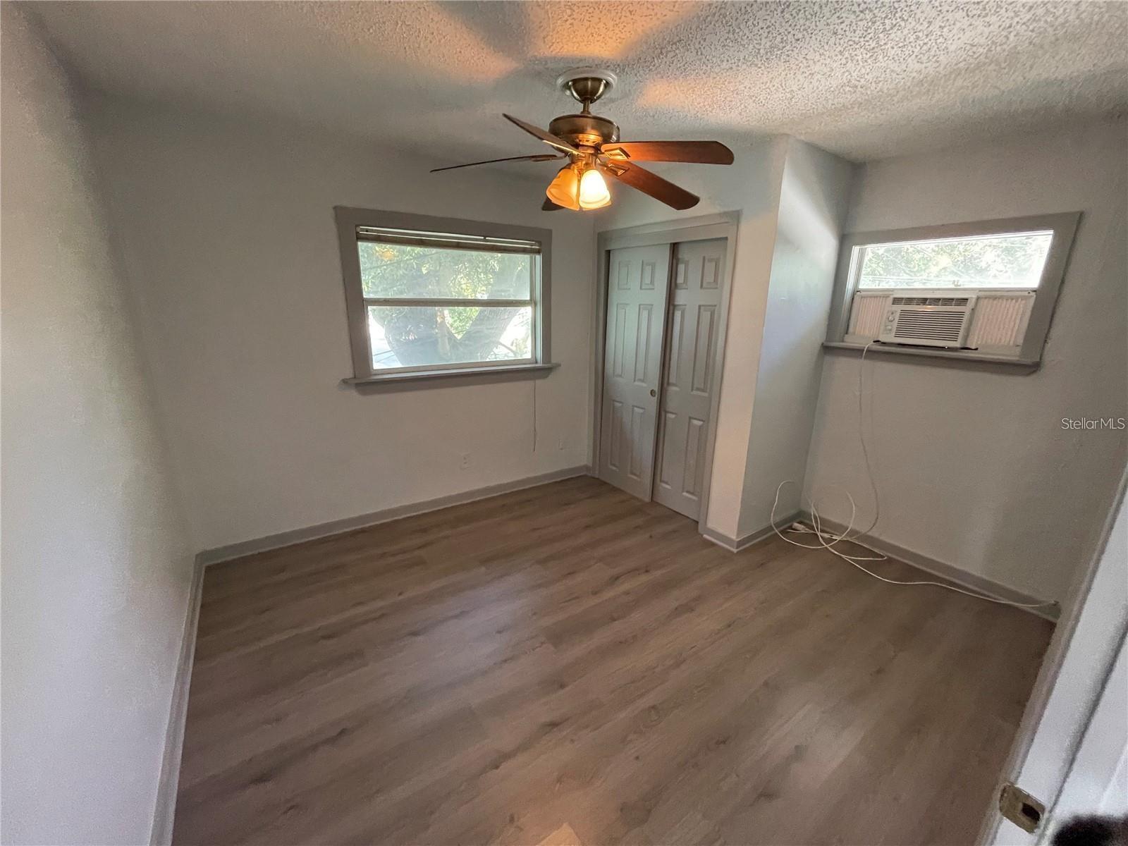 527 8TH STREET N, St Petersburg, FL 33701