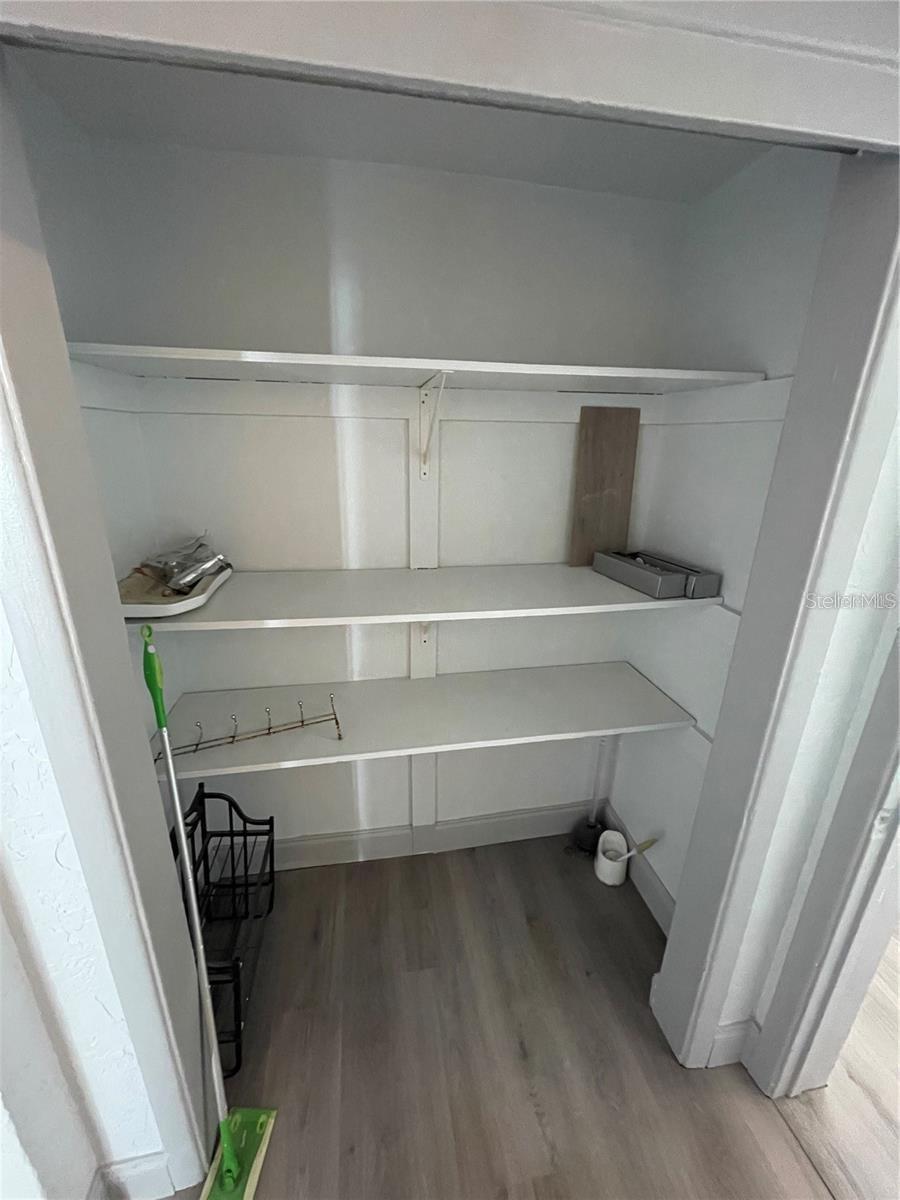 527 8TH STREET N, St Petersburg, FL 33701