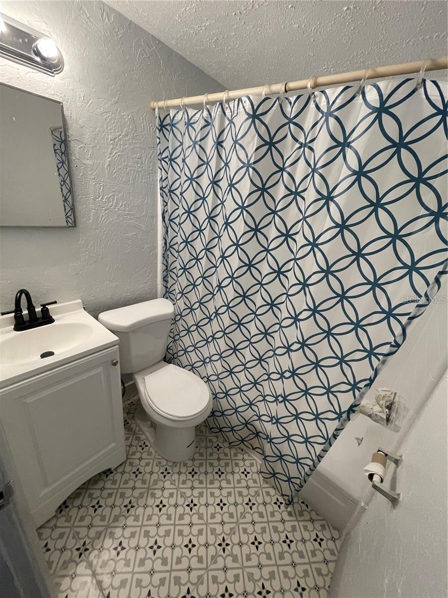527 8TH STREET N, St Petersburg, FL 33701
