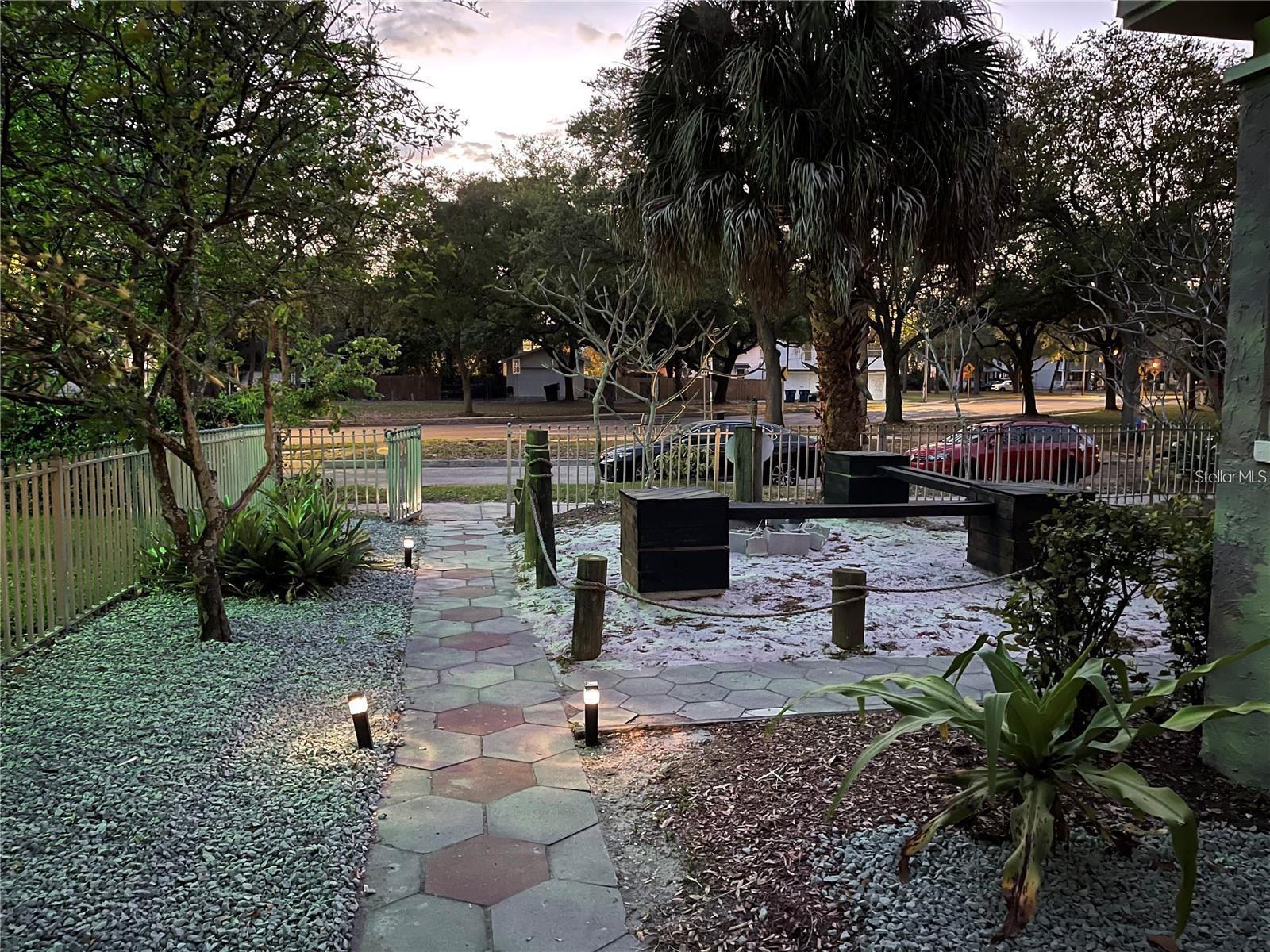 527 8TH STREET N, St Petersburg, FL 33701
