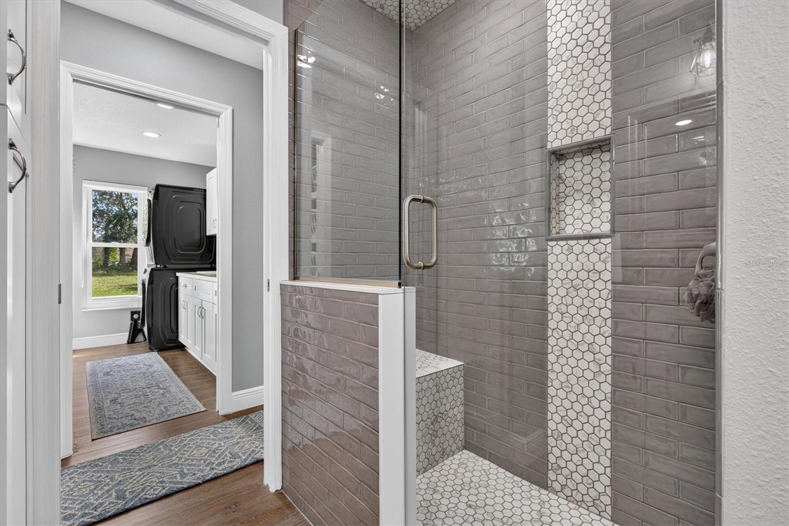 Bathroom 2 Walk in Shower with Niche