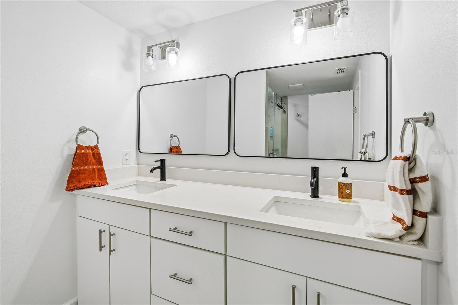 18410 STERLING SILVER CIRCLE, Lutz, FL 33549