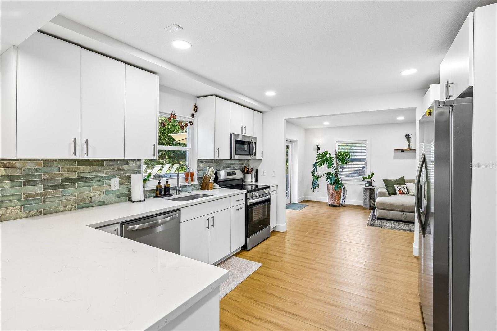 18410 STERLING SILVER CIRCLE, Lutz, FL 33549