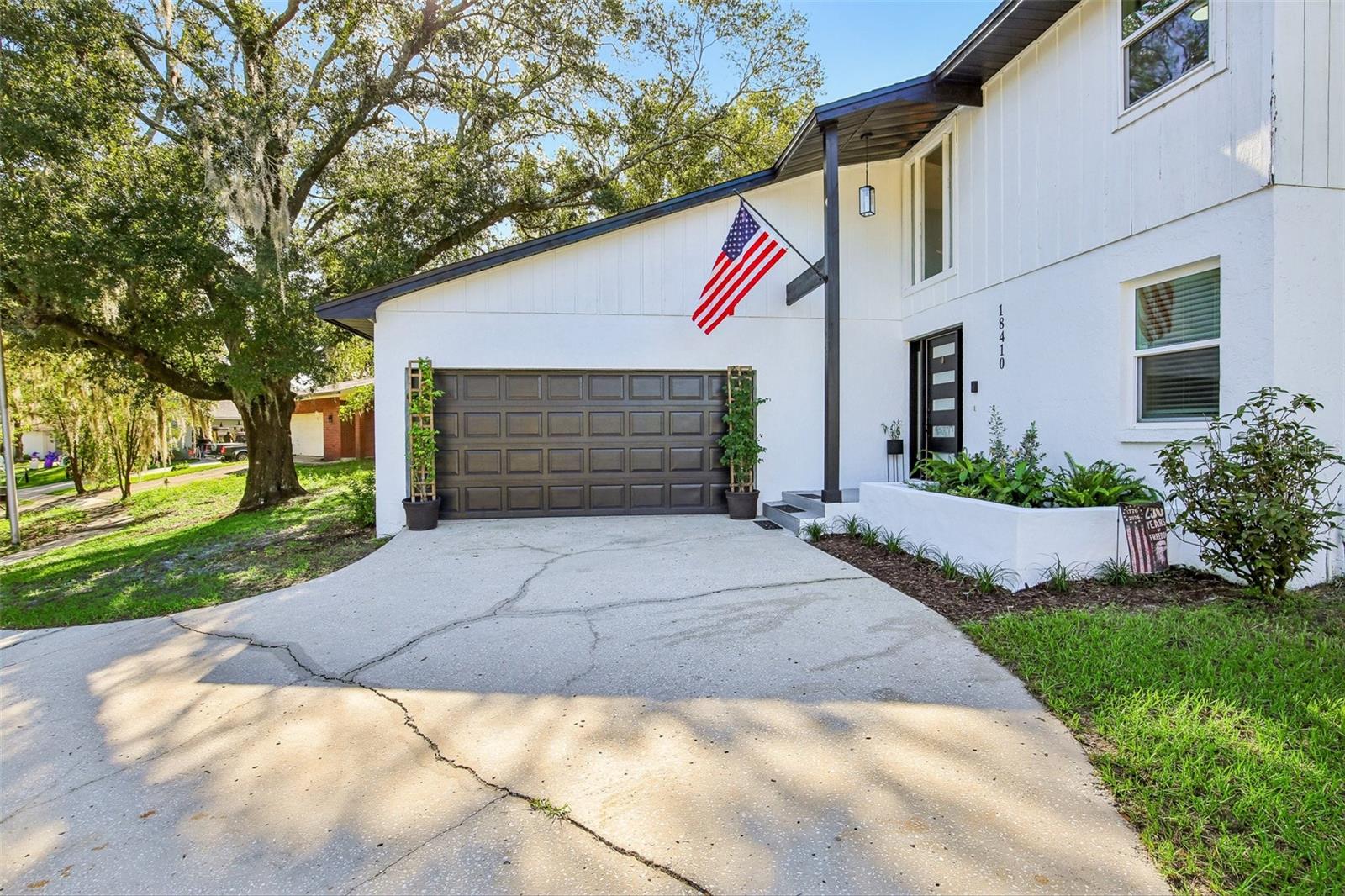 18410 STERLING SILVER CIRCLE, Lutz, FL 33549