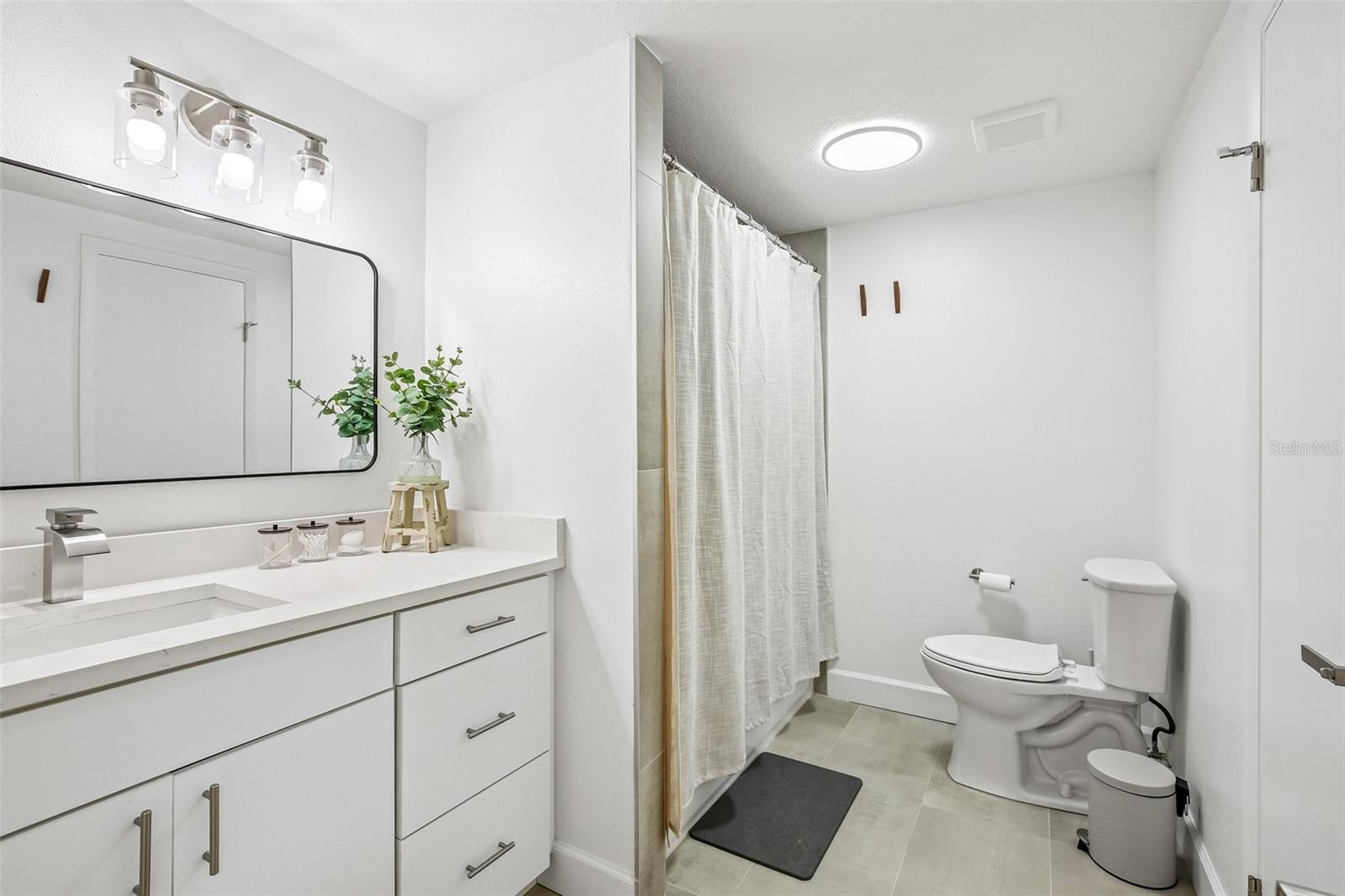 18410 STERLING SILVER CIRCLE, Lutz, FL 33549
