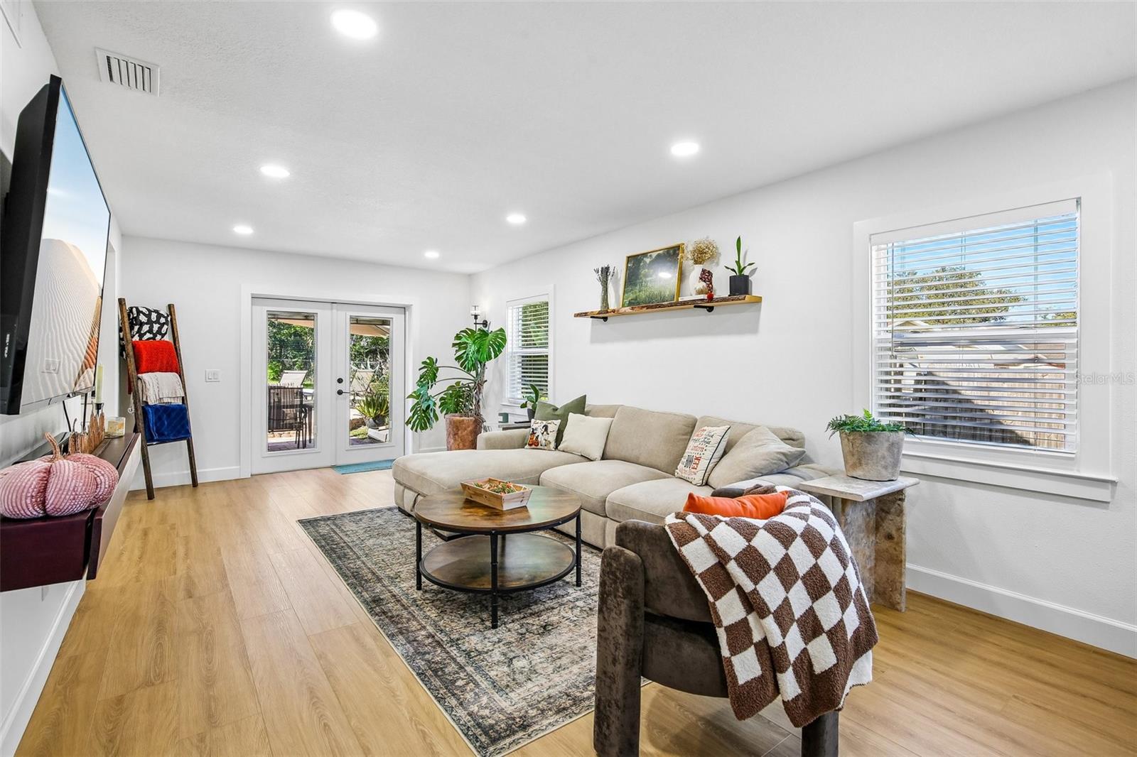 18410 STERLING SILVER CIRCLE, Lutz, FL 33549