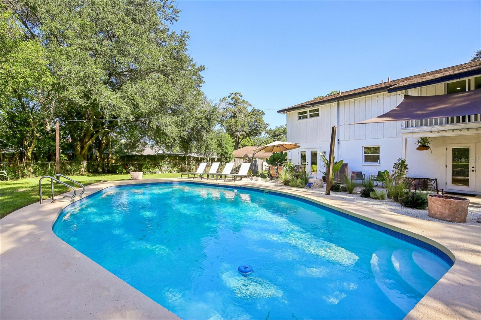 18410 STERLING SILVER CIRCLE, Lutz, FL 33549